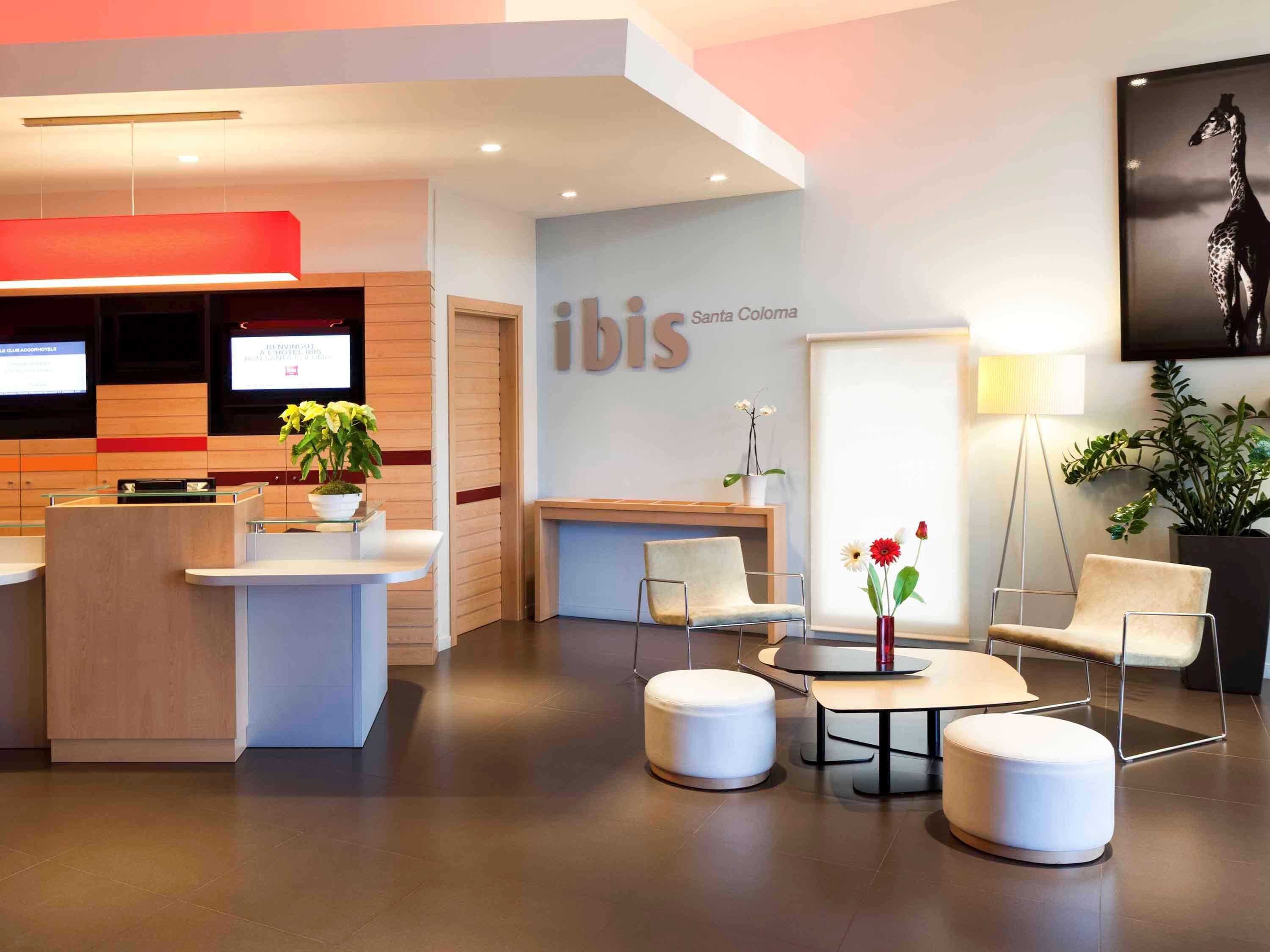 Vista Exterior ibis Barcelona Santa Coloma