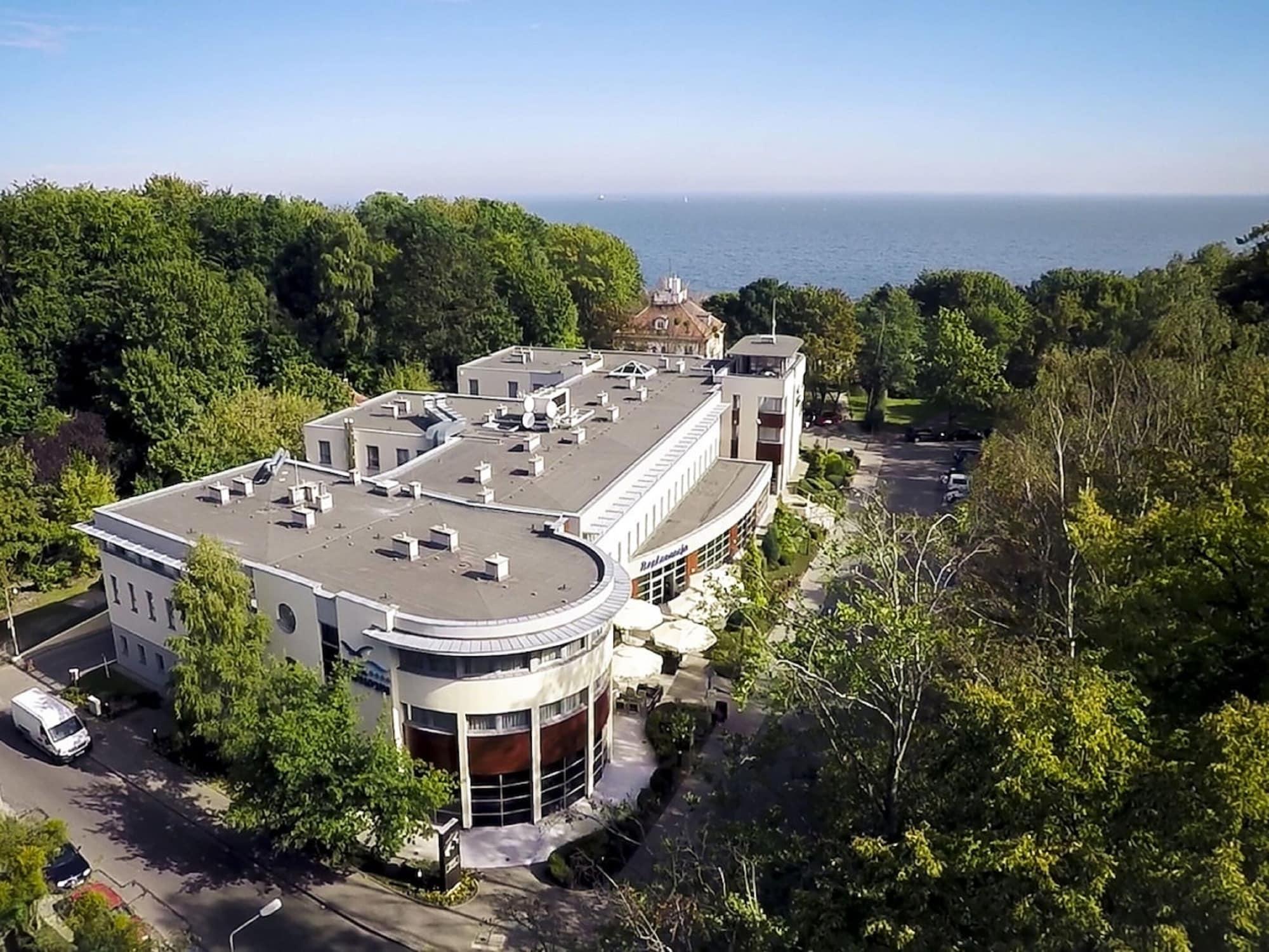 Vista Exterior Hotel Nadmorski