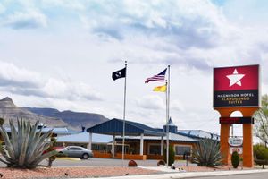 Alojamiento - The Classic Desert Aire Hotel