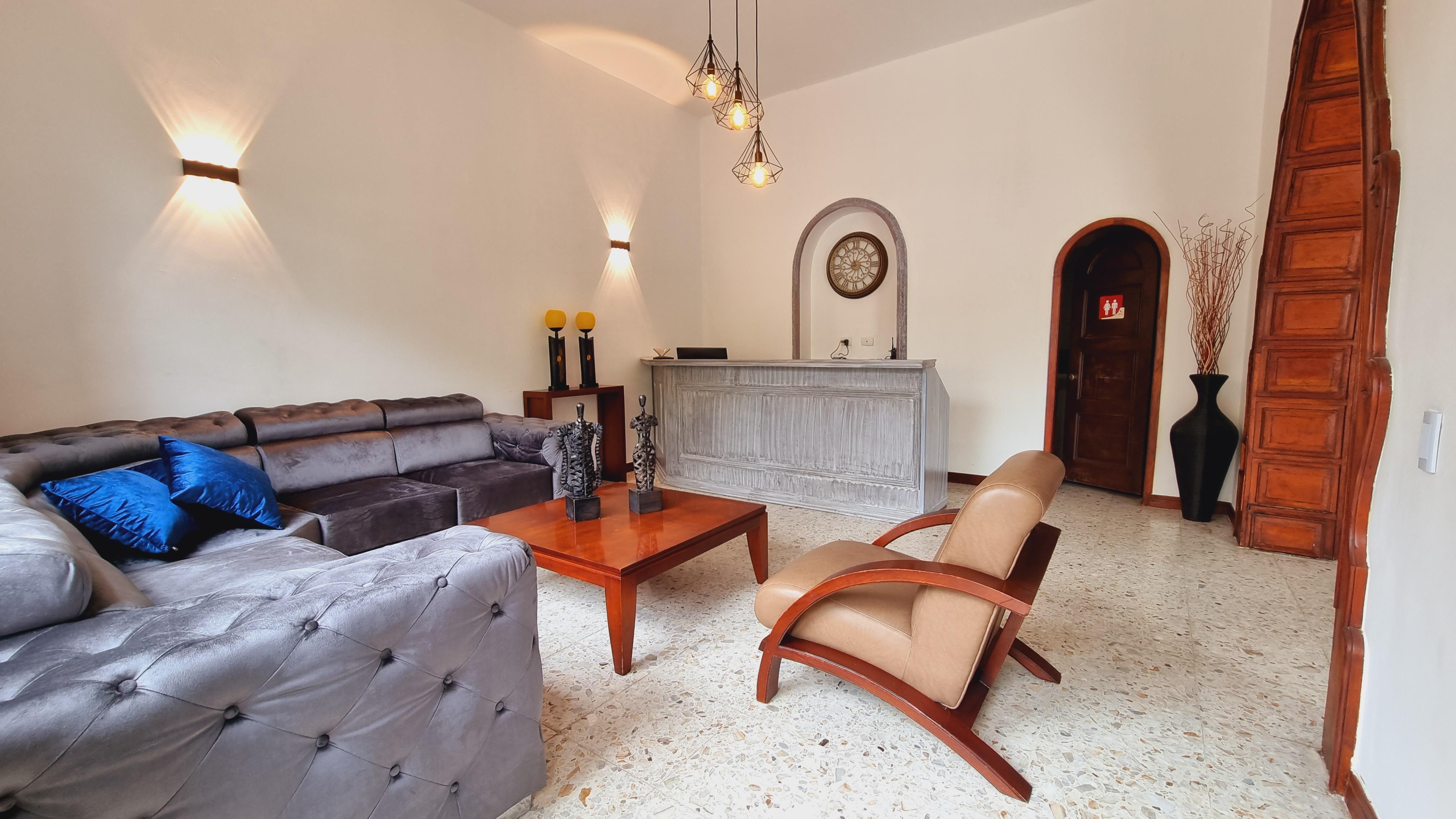 Vista Lobby Hotel Karlo