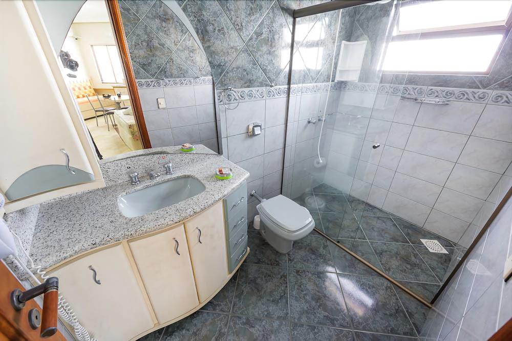 Baño Pousada Lozalti