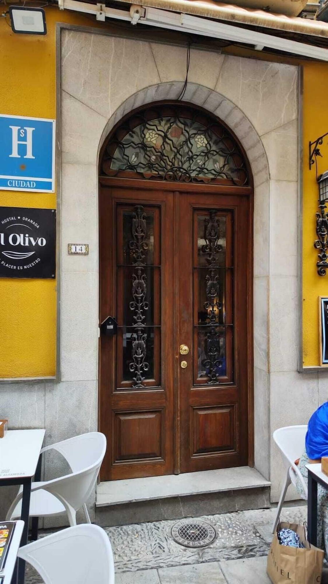 Vista Exterior Hostal El Olivo