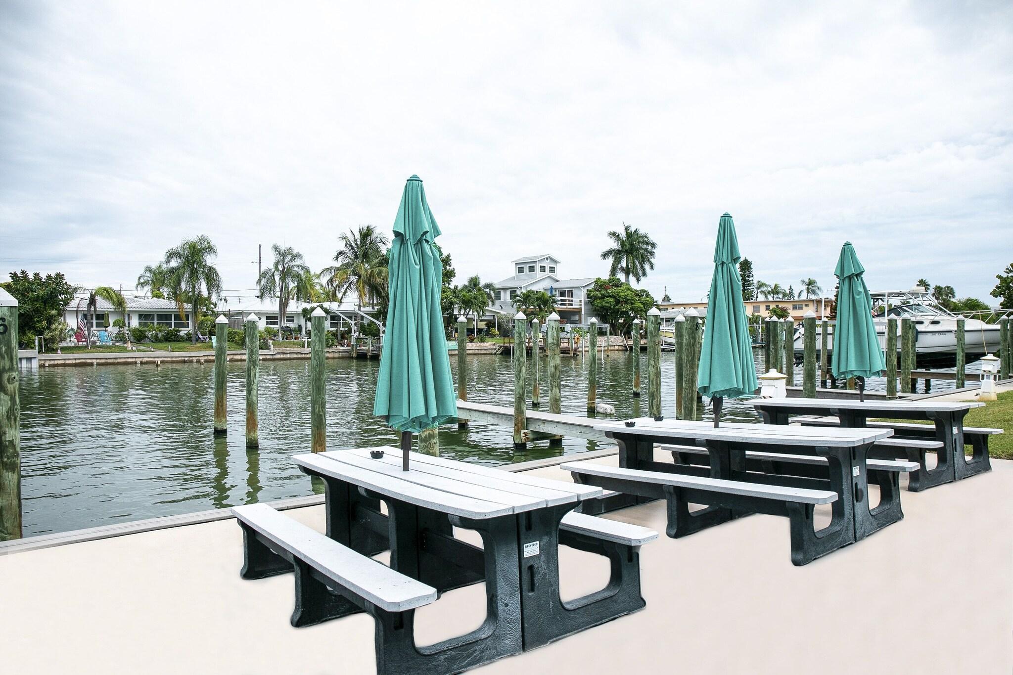 Playa The Bayside Inn & Marina