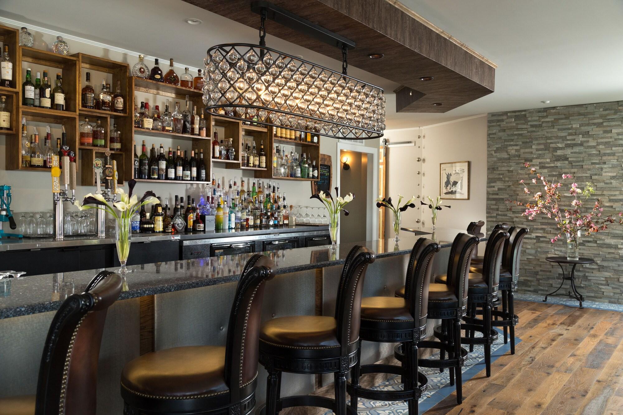 Bar/Salón L Auberge Provencale