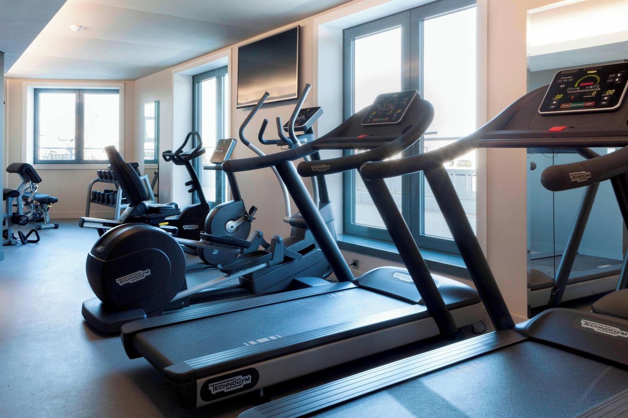Gimnasio AC Porte Maillot Hotel