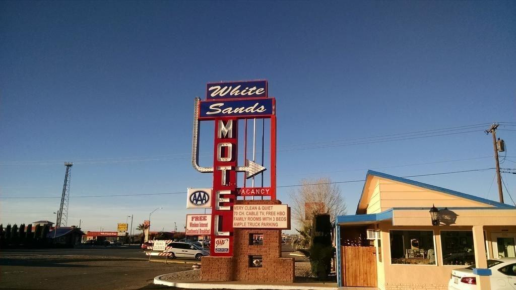 Varios White Sands Motel