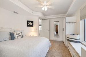 Alquiler Vacacional - Corner unit private balcony ocean view, pool & spa, beachfront access in Florida