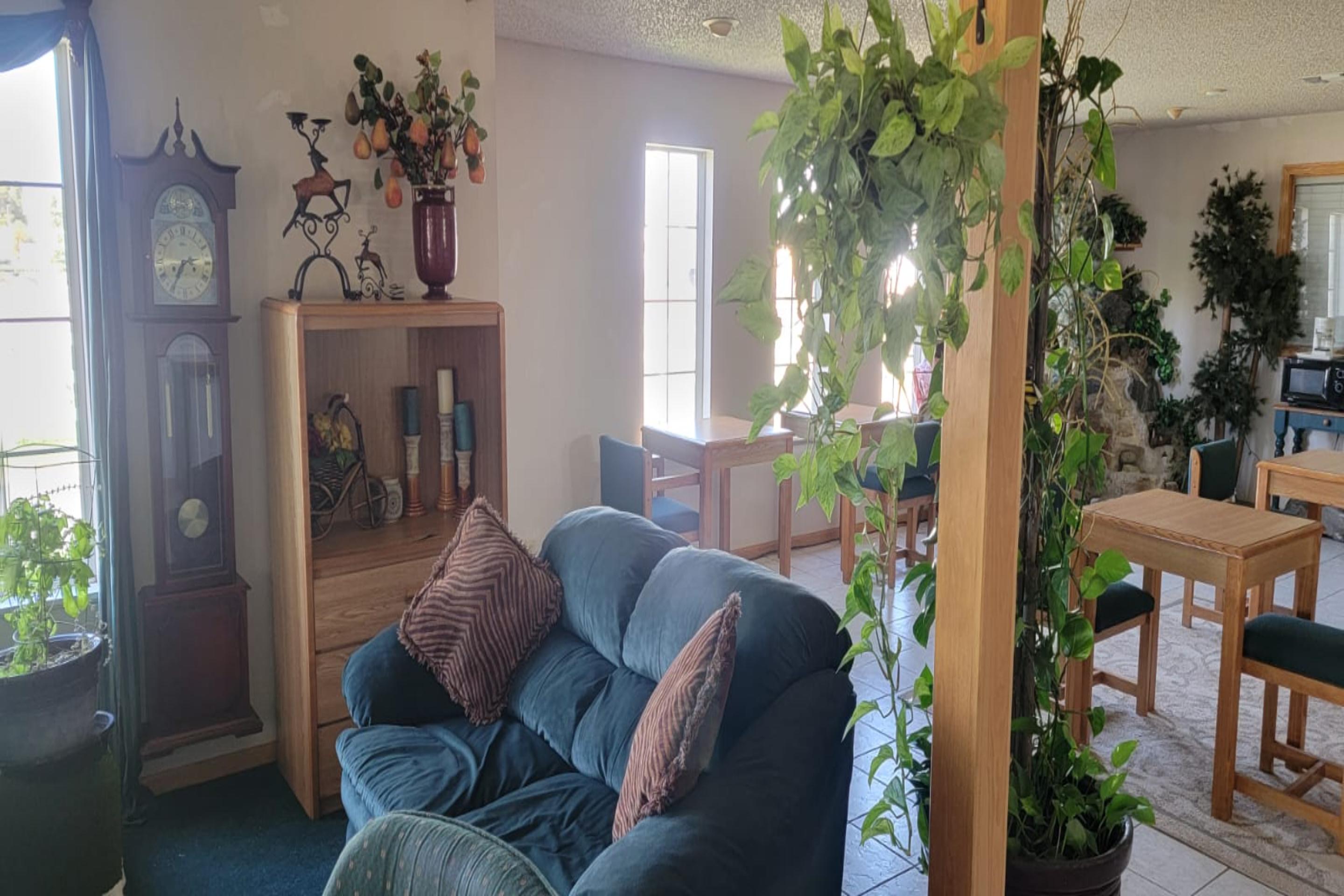 Vista Lobby HomeTown Inn By OYO Texhoma, OK