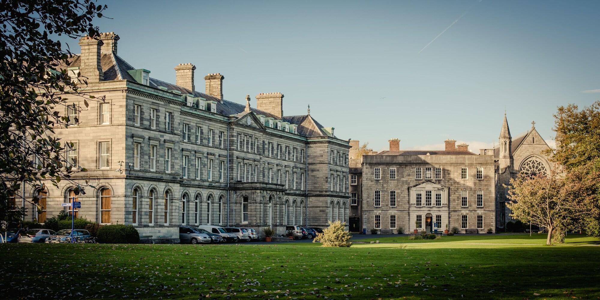 Vista Exterior DCU Rooms at All Hallows College - Hostel