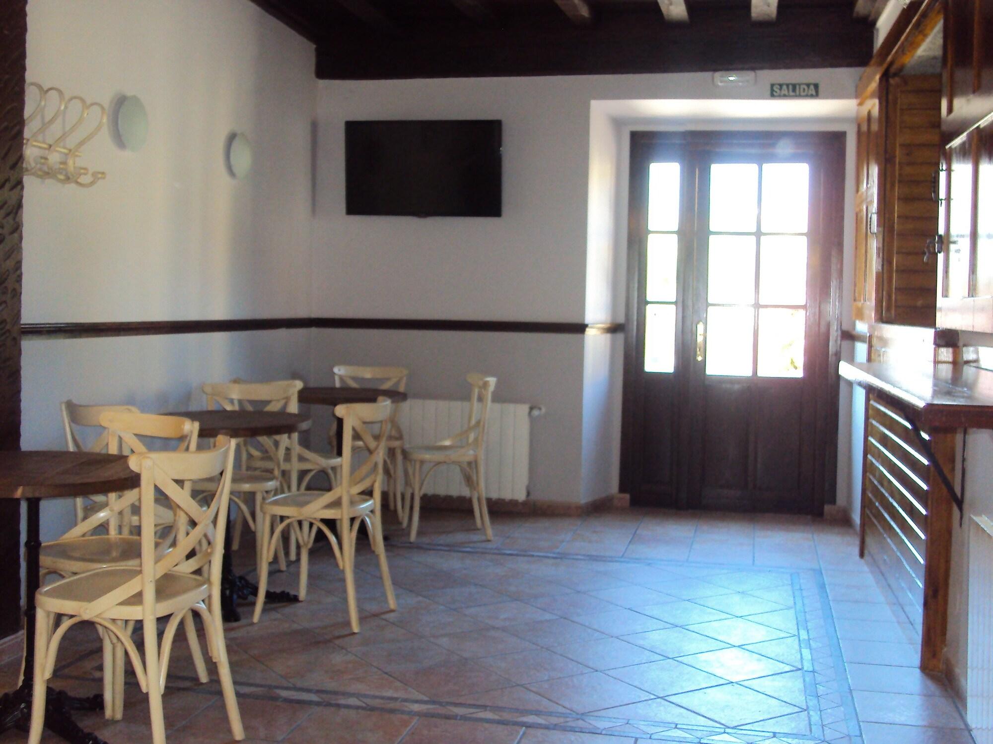 Bar/Salón Hotel y Apartamentos El Camín