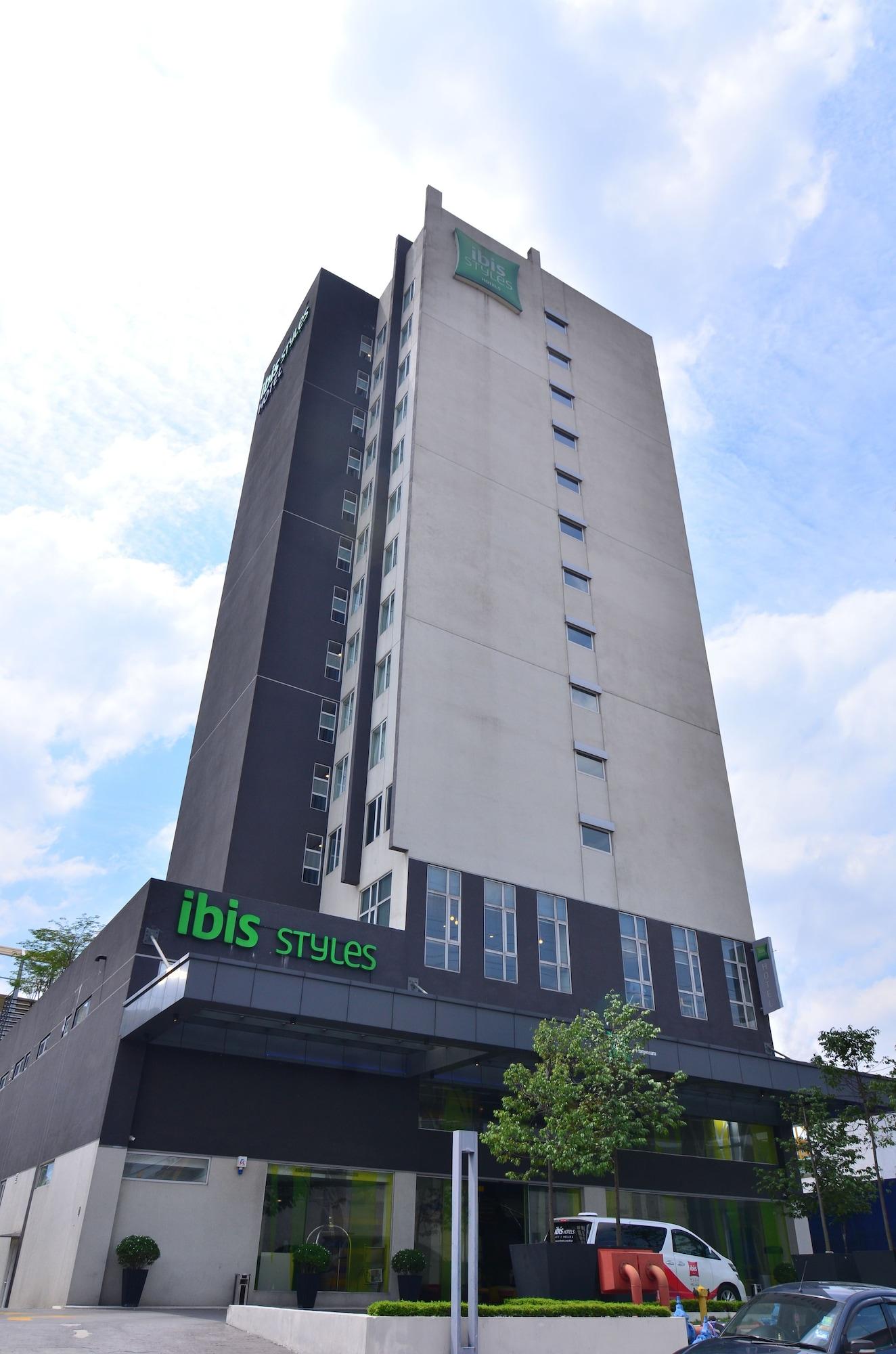 Vista Exterior ibis Styles Kuala Lumpur Sri Damansara