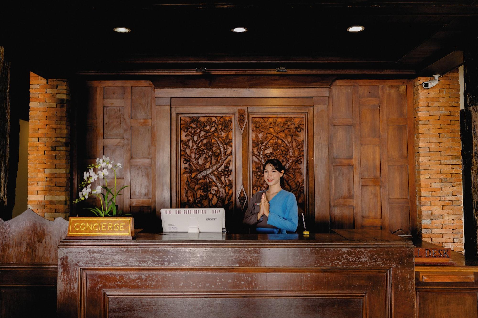Vista Lobby Sand Sea Resort