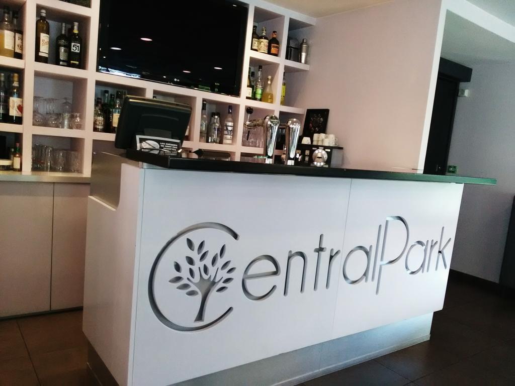 Bar/Salón Kyriad Lyon Sud Sainte Foy