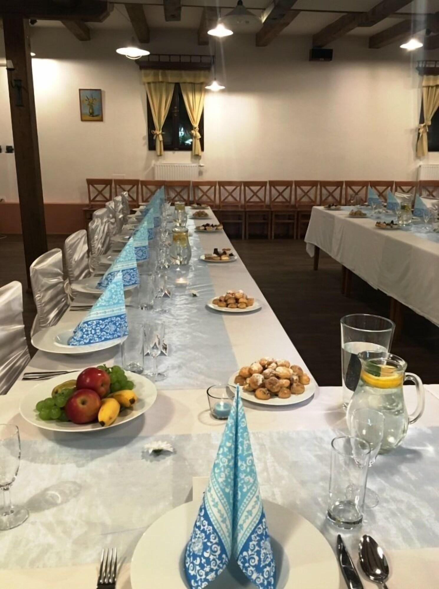 Bar/Salón Selsky Dvur