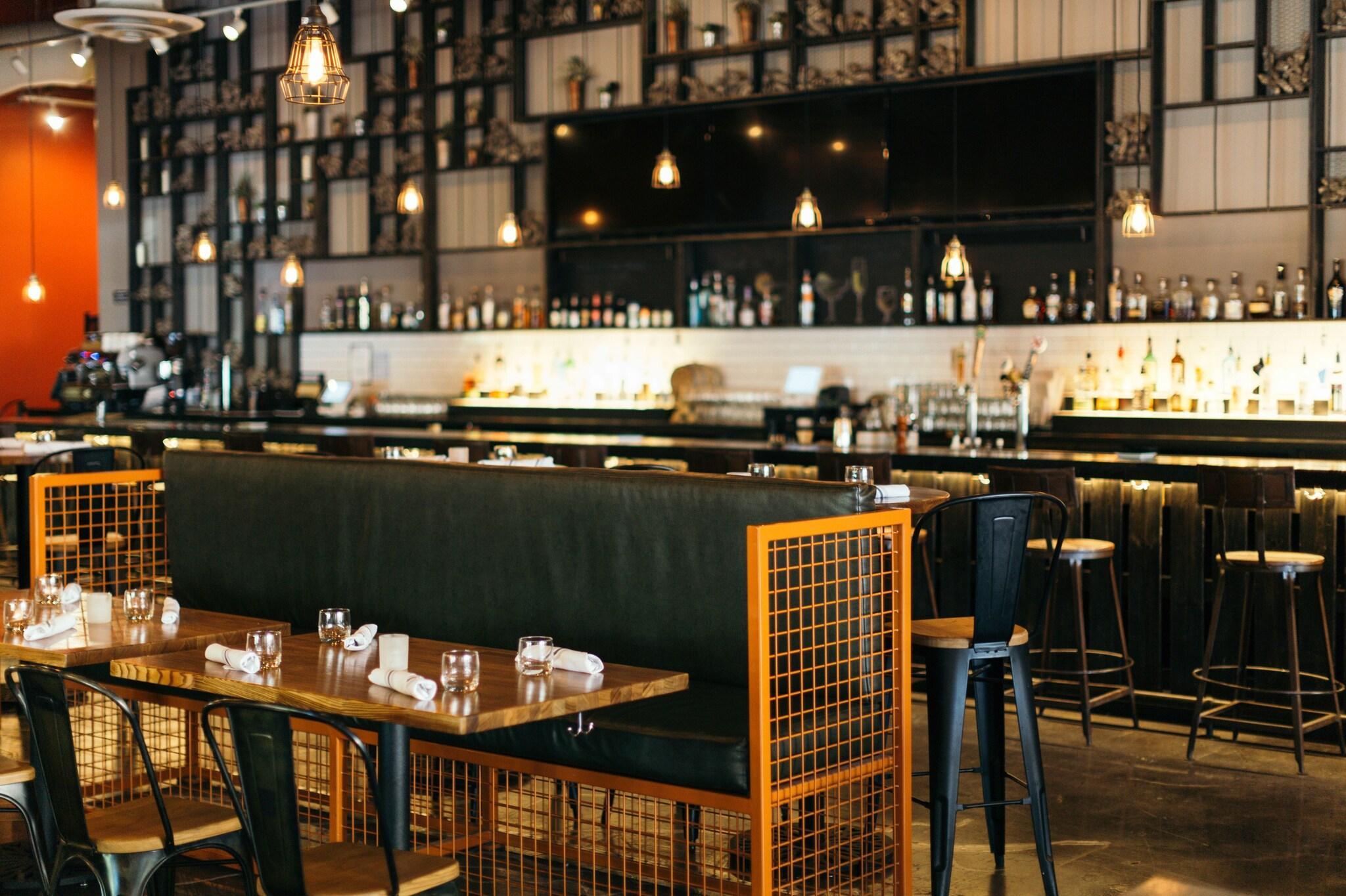 Bar/Salón Whitney Peak Hotel Reno, Tapestry Collection by Hilton