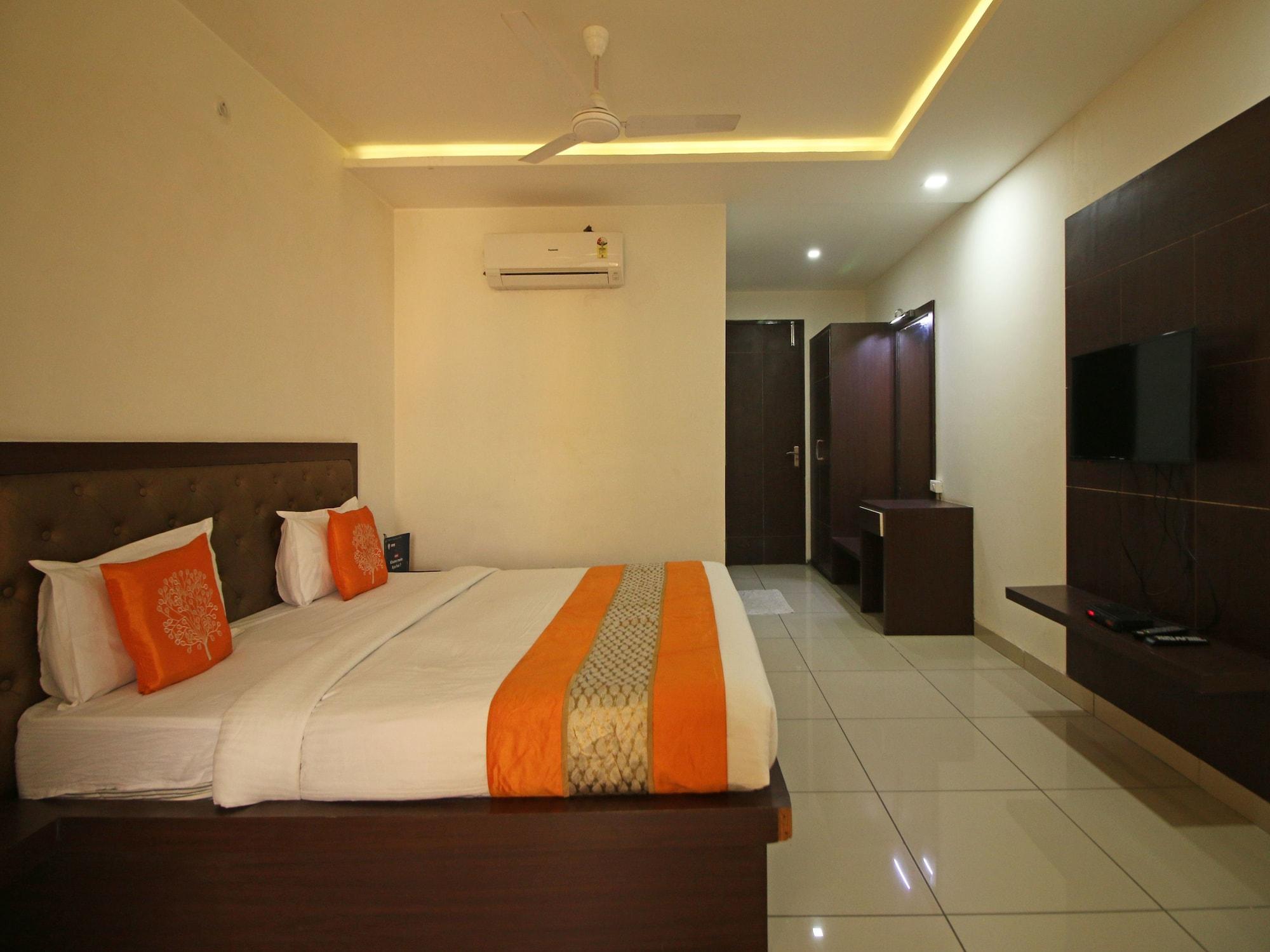 Habitación OYO 8095 Hotel Taj Castle