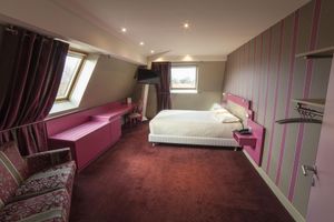 Alojamiento - The Originals Boutique, La Maison Rouge