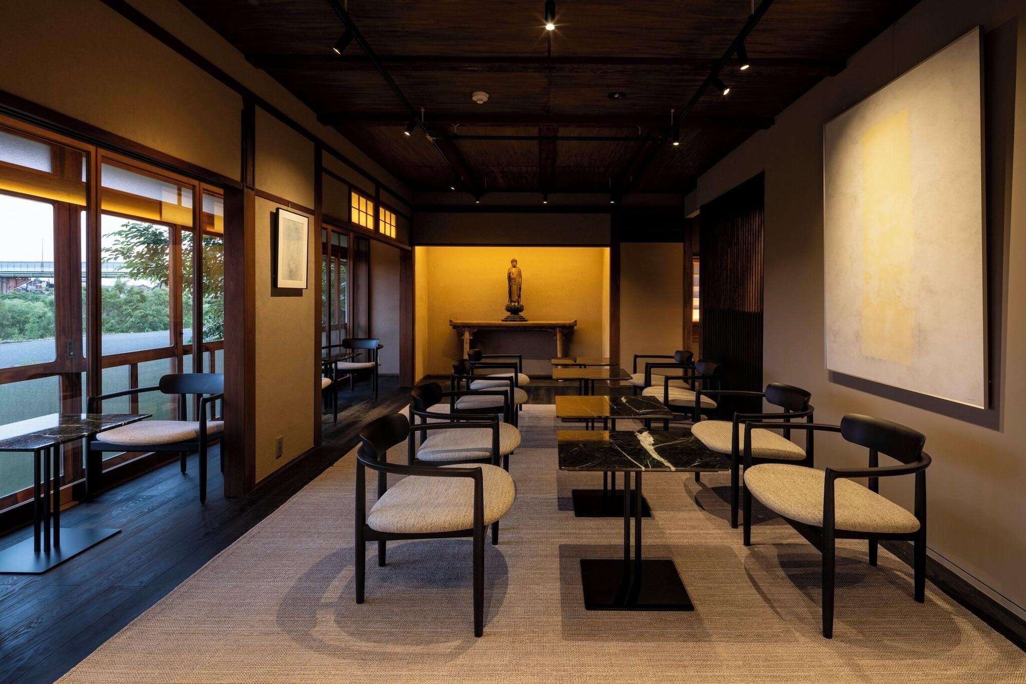 Bar/Salón Momoyama Onsen Tsukimikan