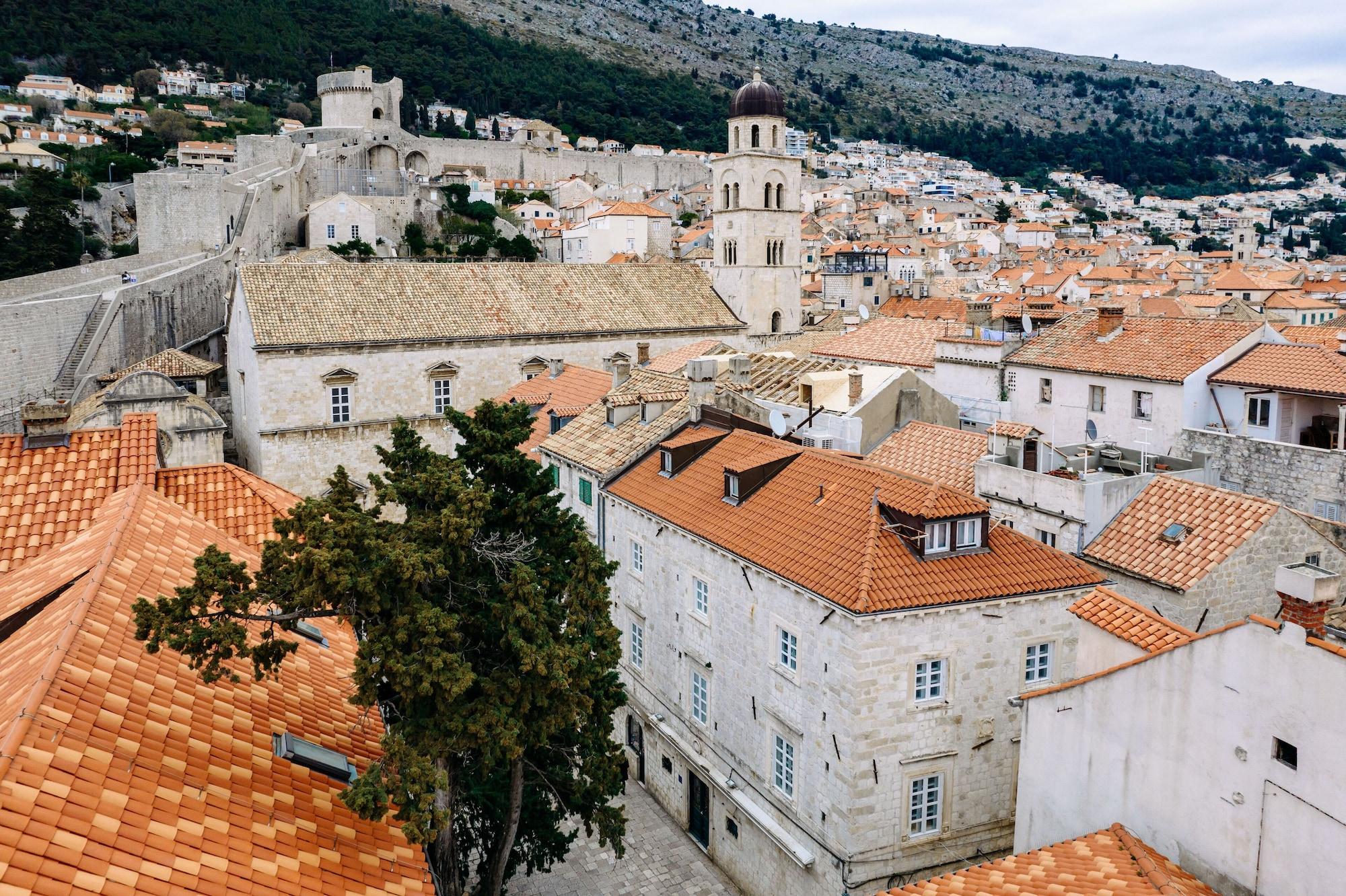 Vista Exterior Klarisa Palace Rooms