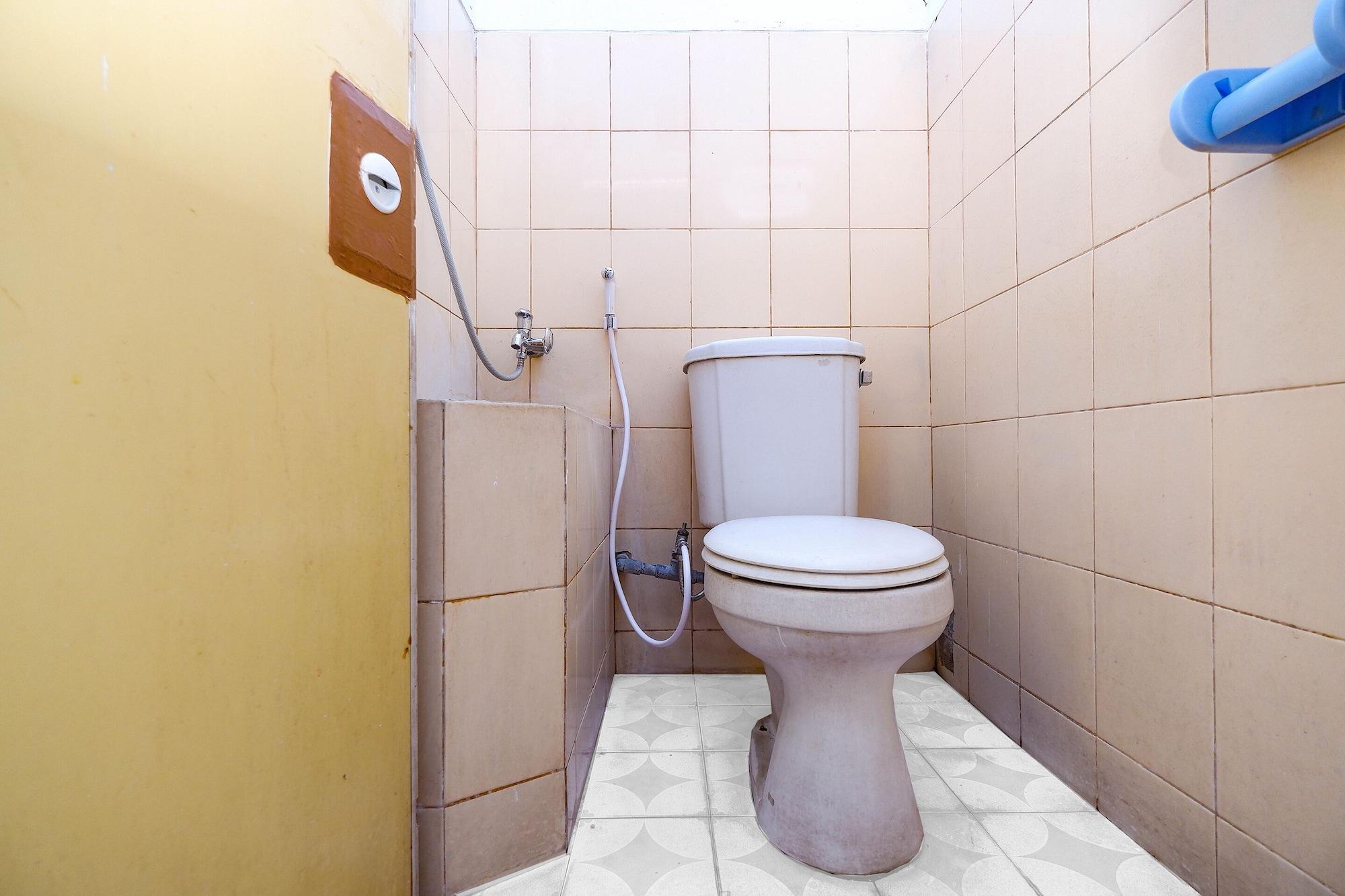 Equipamiento de Habitación OYO 2240 Simpang Tujuh Residence