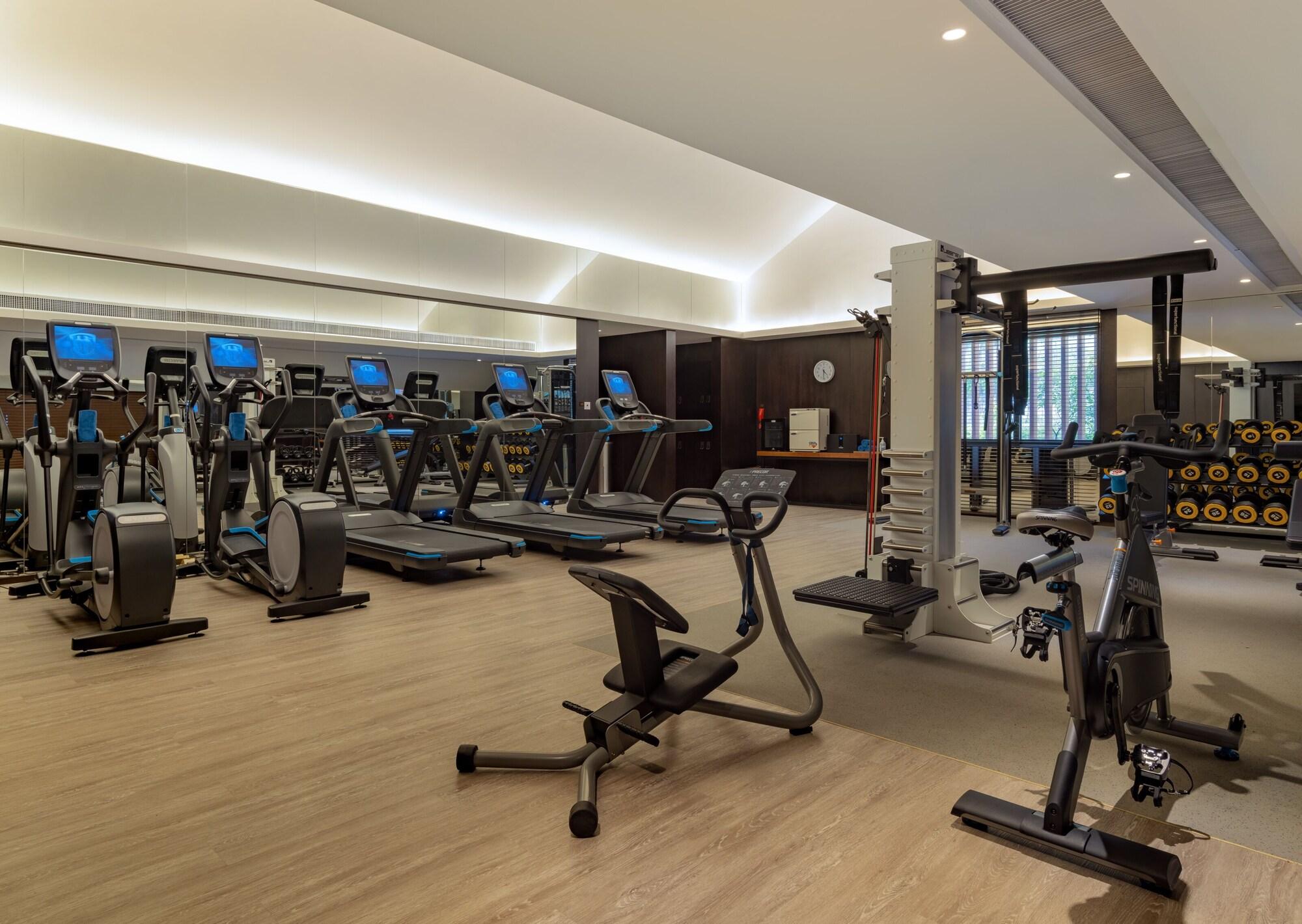 Gimnasio Conrad Hangzhou Tonglu