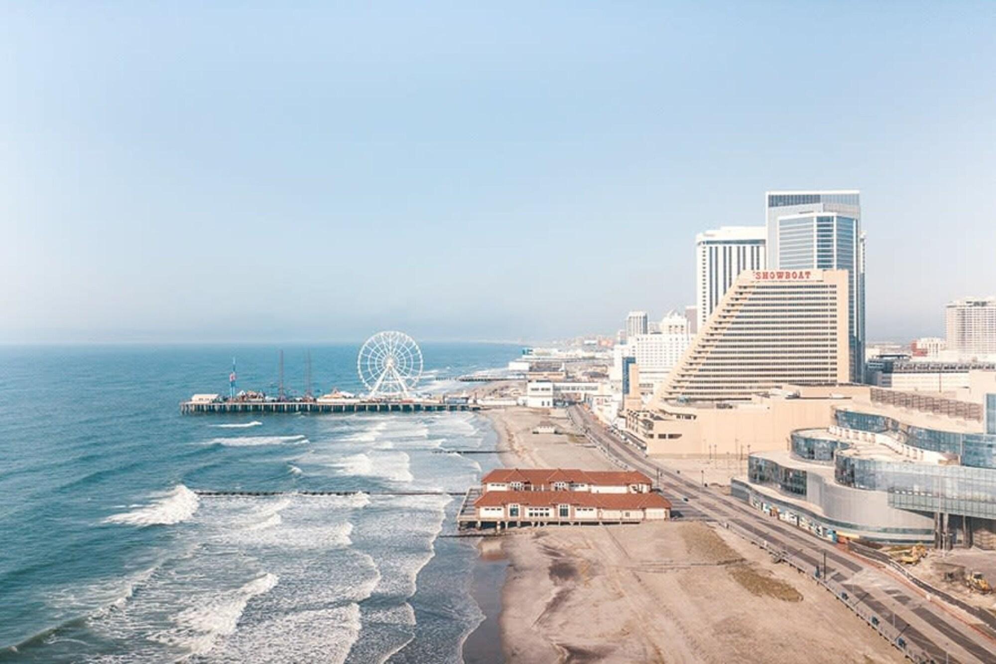 Playa CozySuites at Showboat