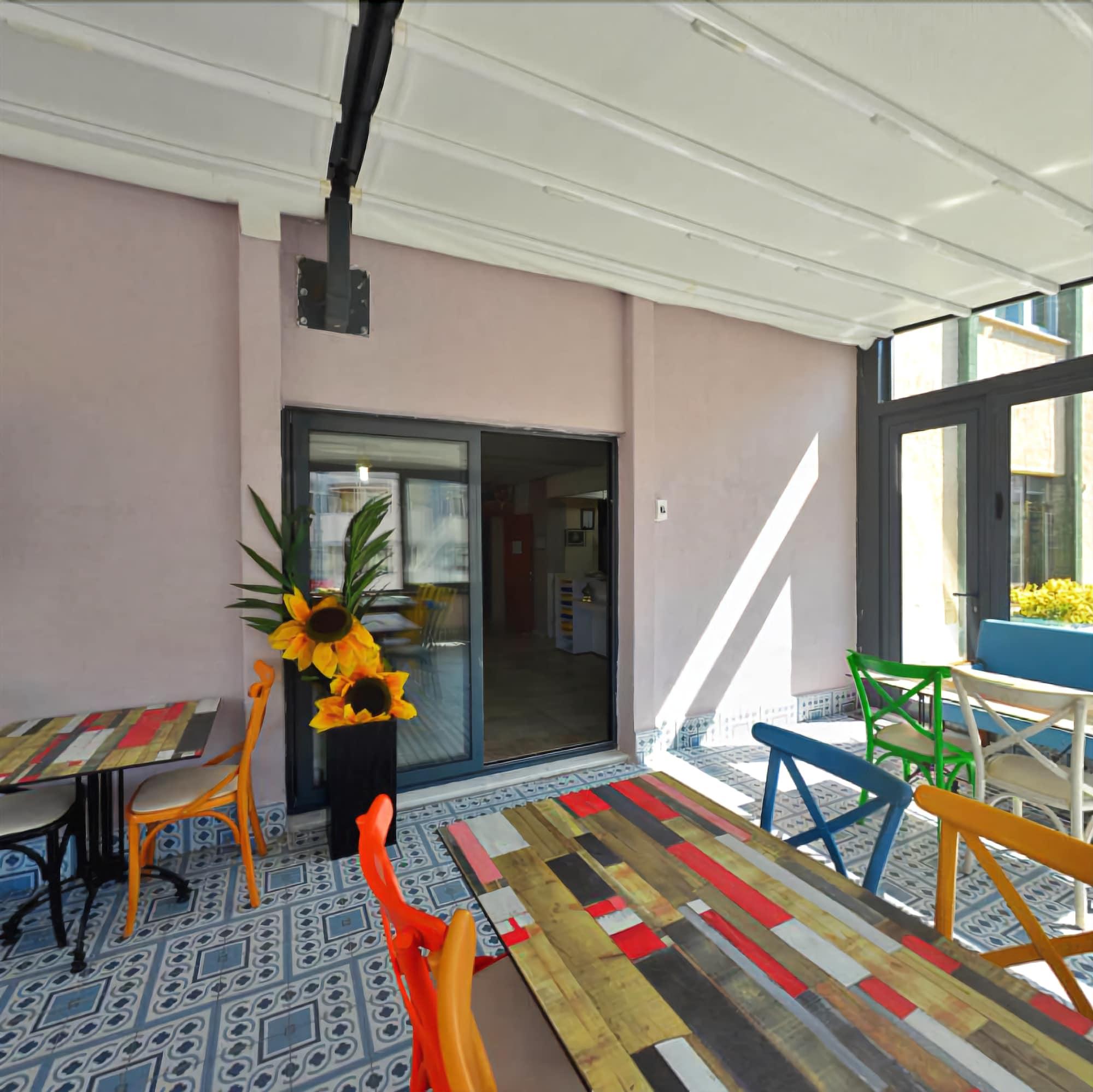 Restaurant Campucity Kiz Ogrenci Yurdu Sisli - Hostel