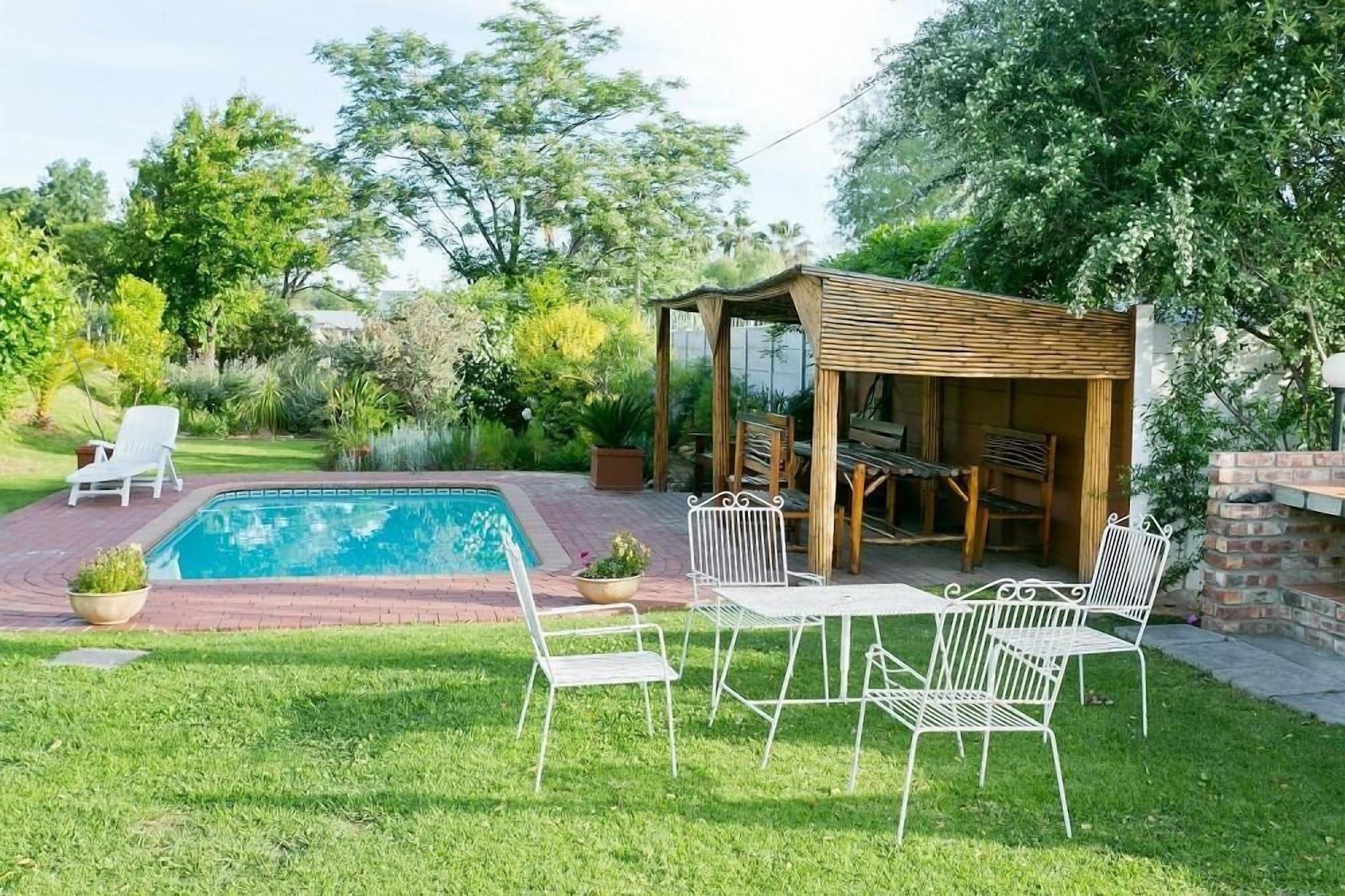 Vista Piscina Langenhoven B and B