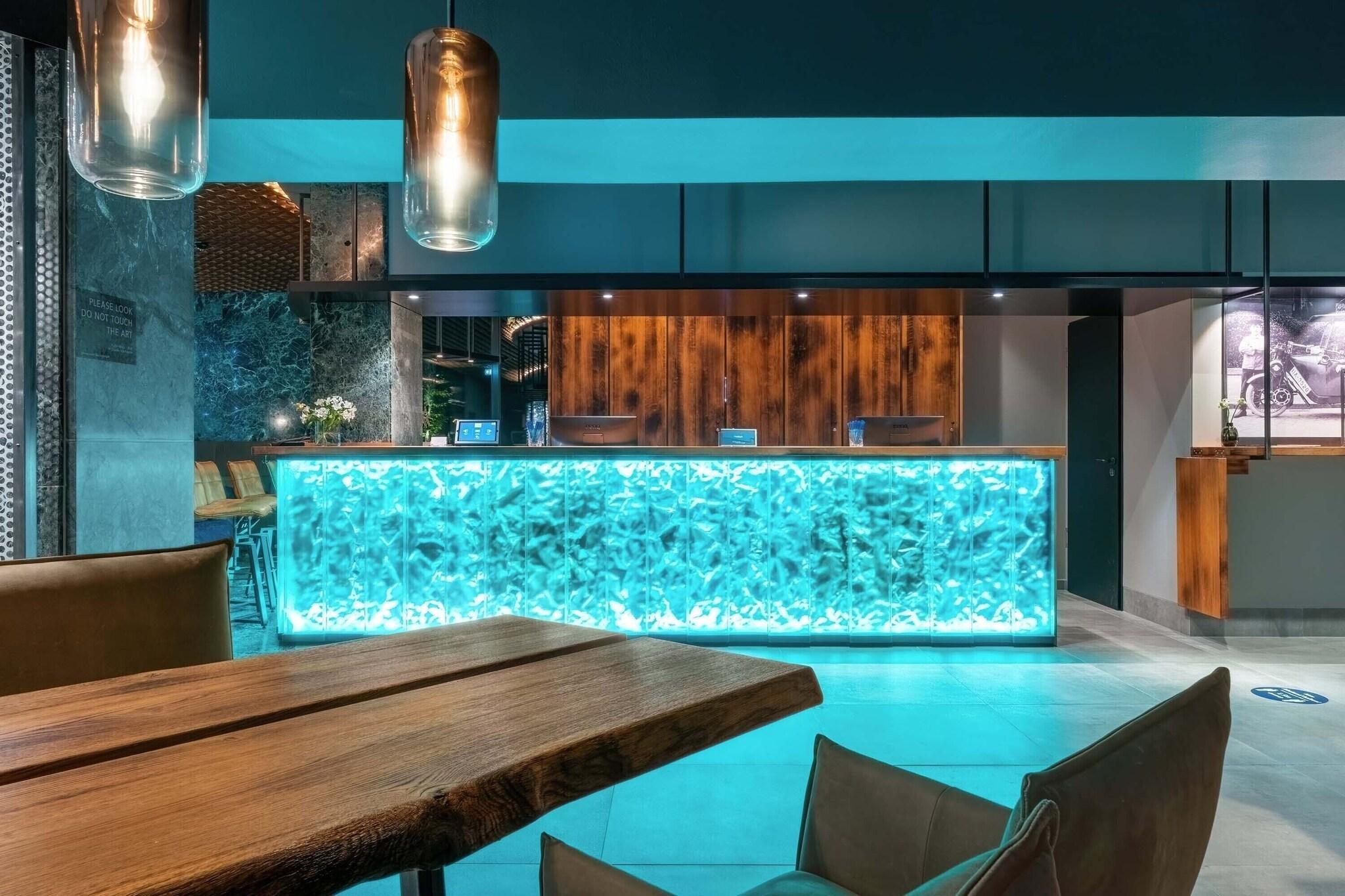 Vista Lobby UnsÃ¶lds Factory Hotel