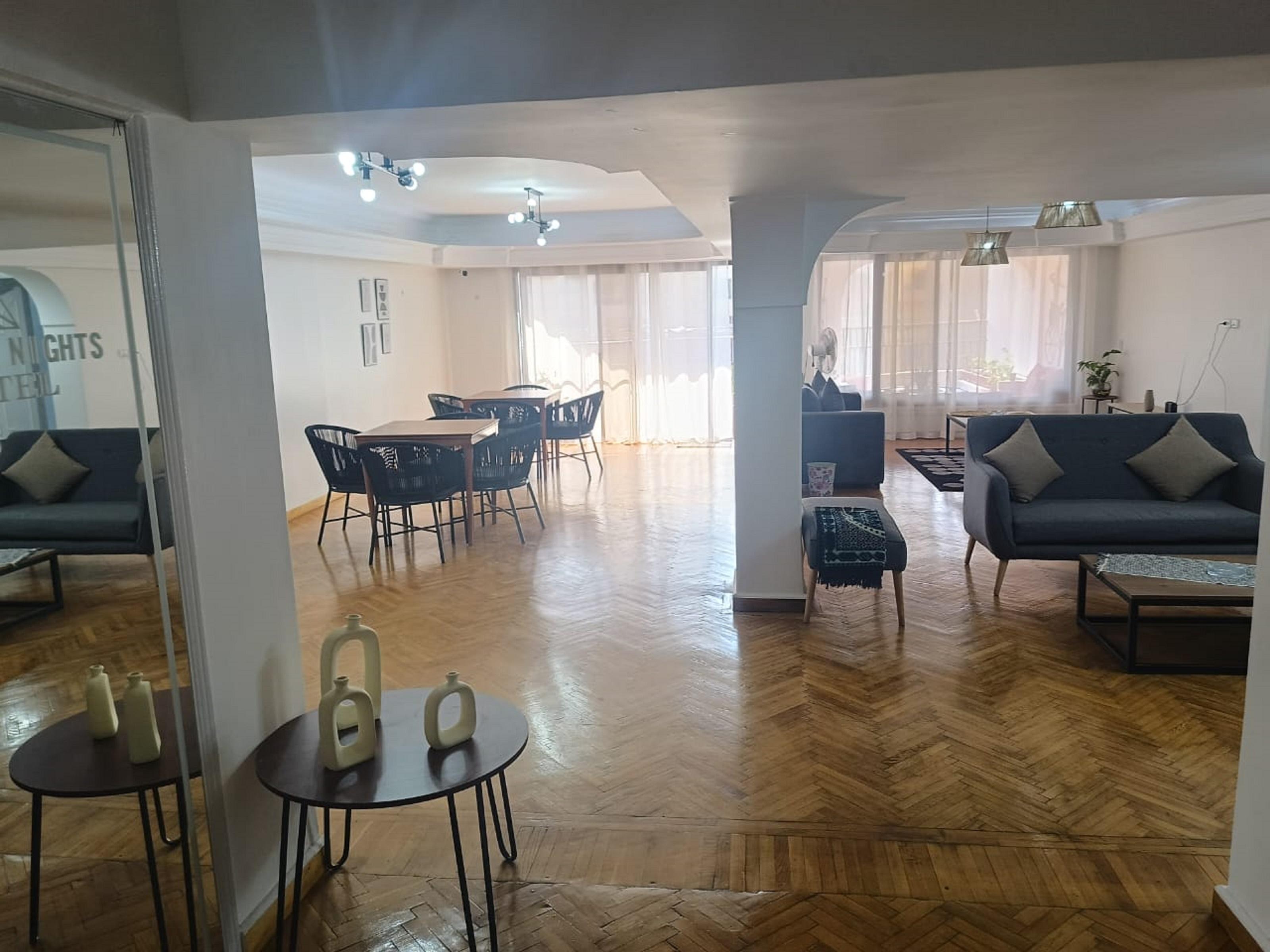 Restaurant Pyramids Nights Hostel