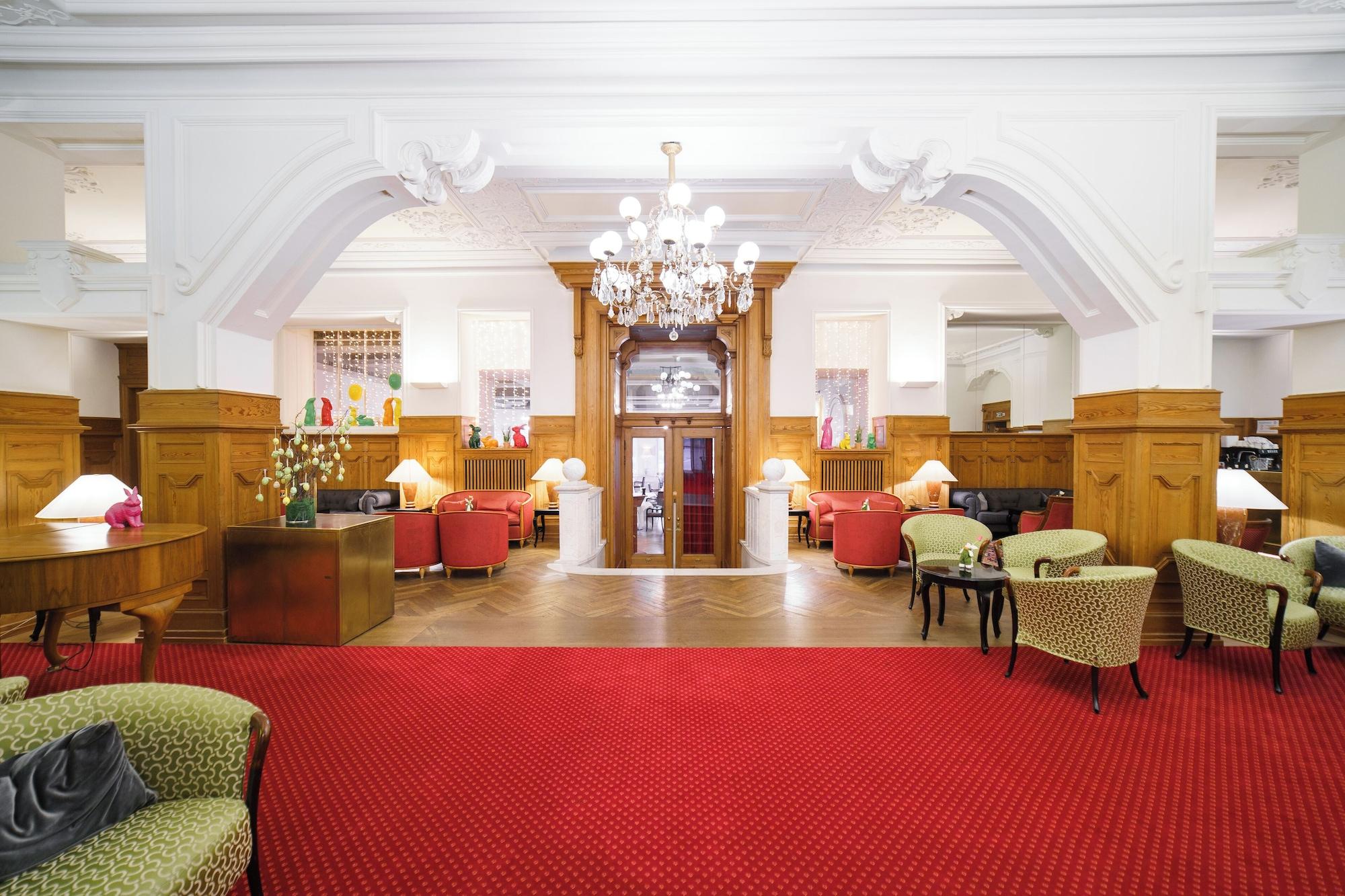 Vista Lobby Schweizerhof Swiss Quality Hotel