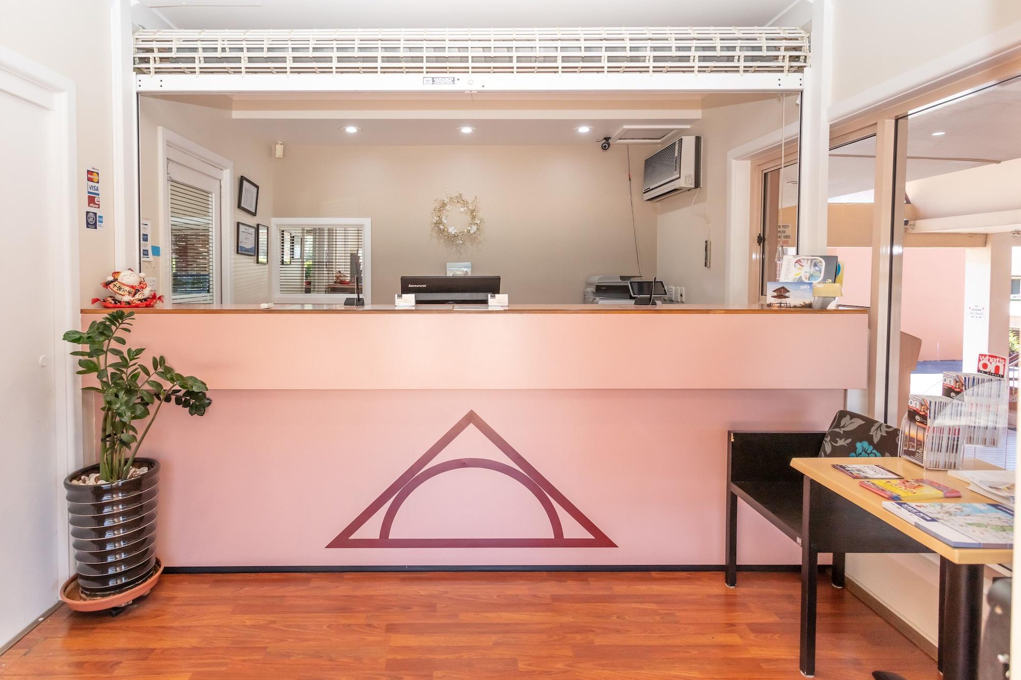 Vista Lobby Engadine Motor Inn