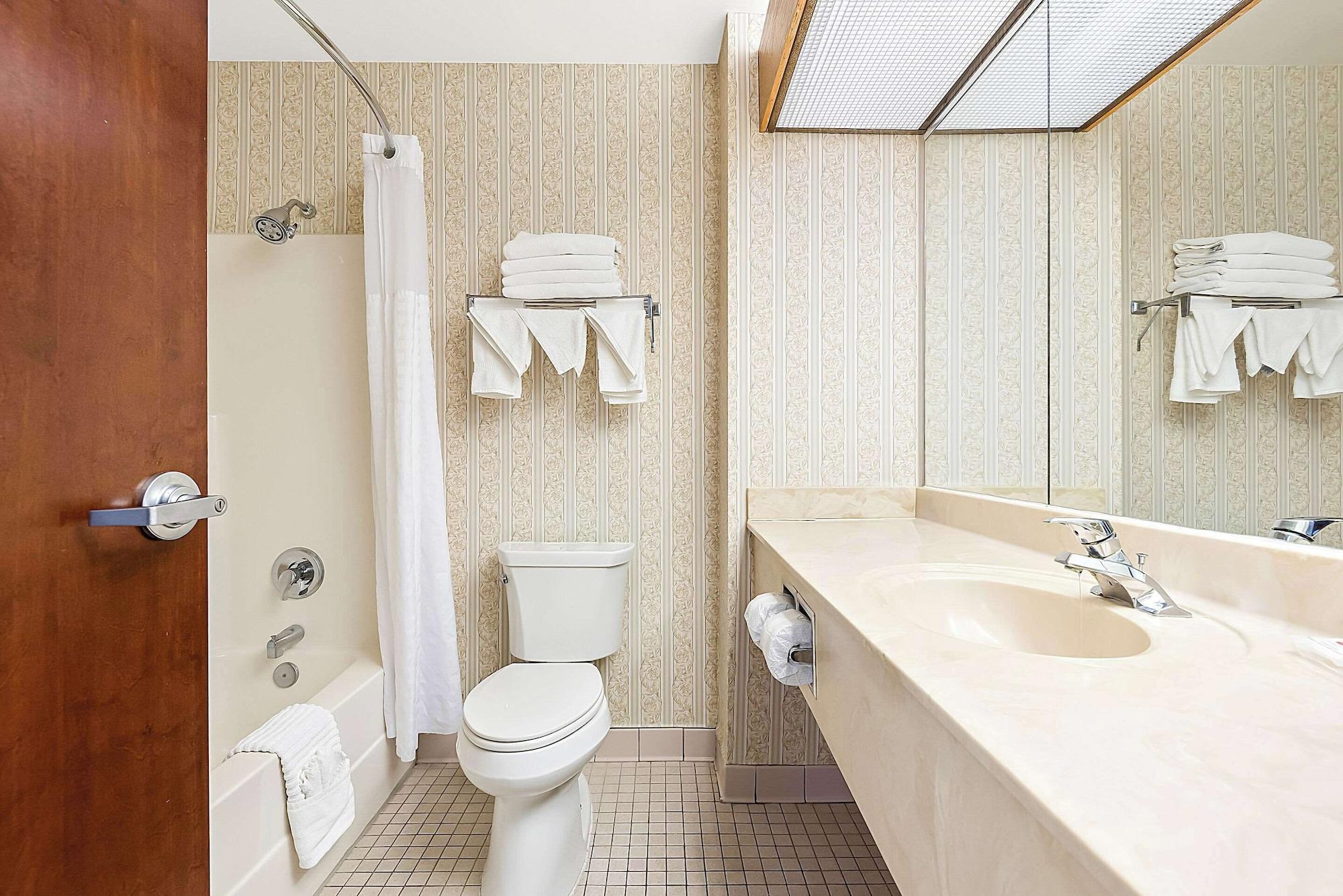 Habitación Comfort Suites New Orleans East