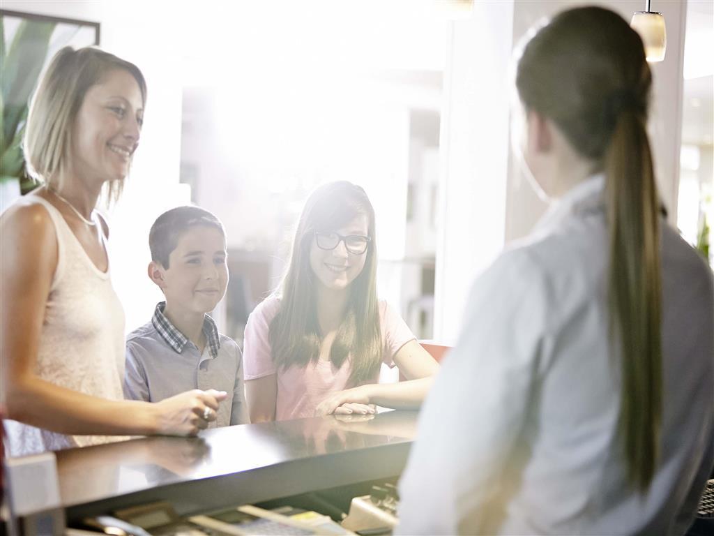 Vista Lobby Novotel Solo