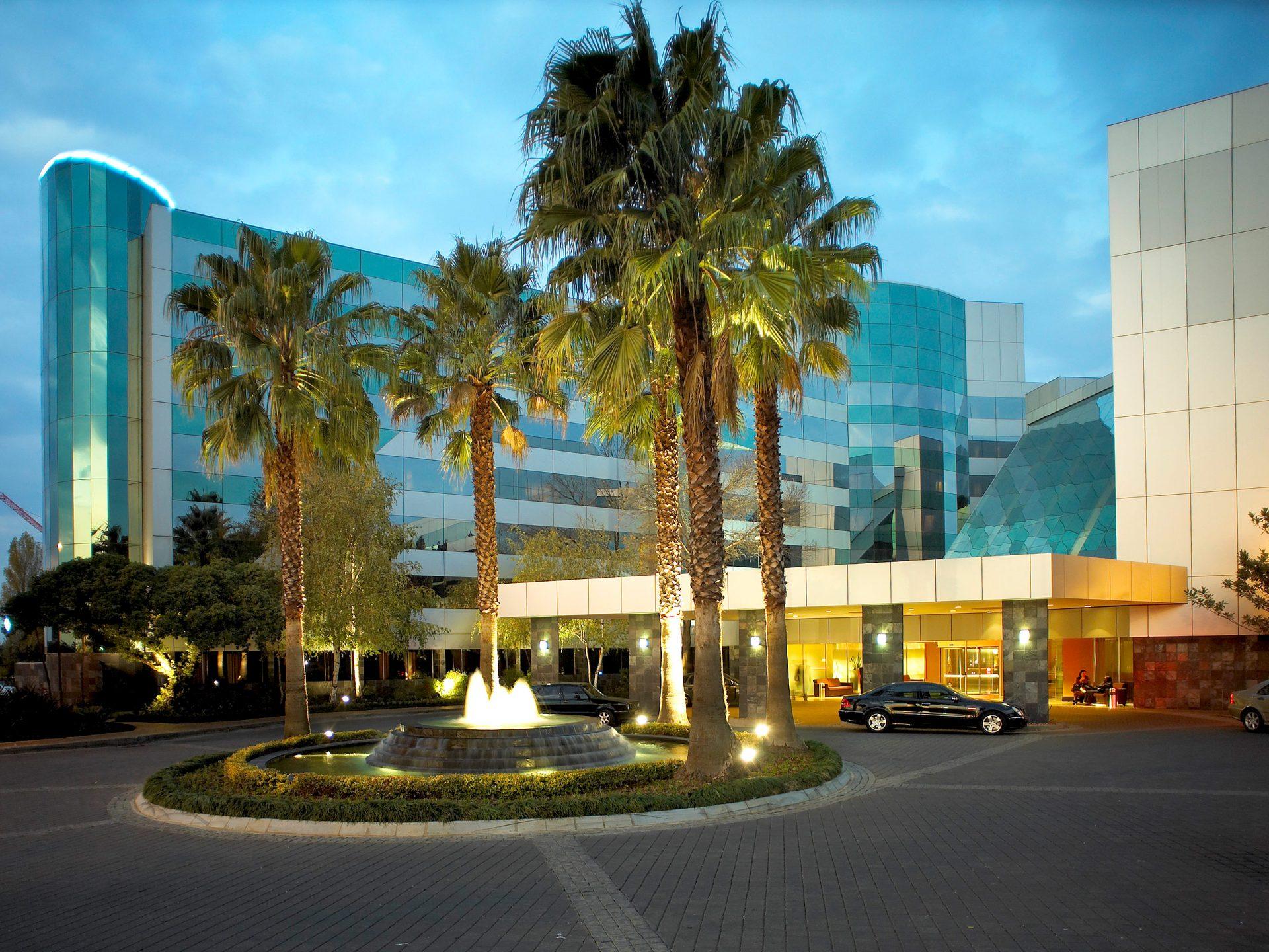 Vista Exterior Southern Sun O.R Tambo