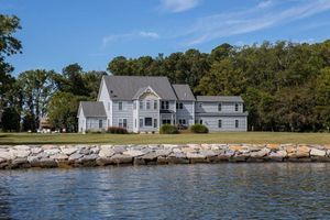 Alquiler Vacacional - Eagle Haven - Waterfront Estate on the Choptank with Pool and Pier -  Sleeps 18