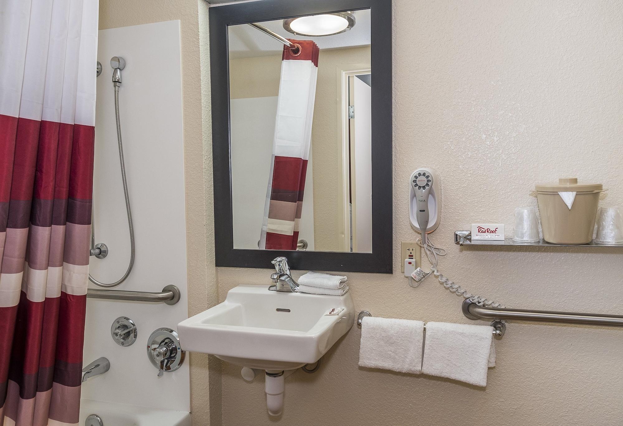 Equipamiento de Habitación Red Roof Inn PLUS+ Boston - Framingham