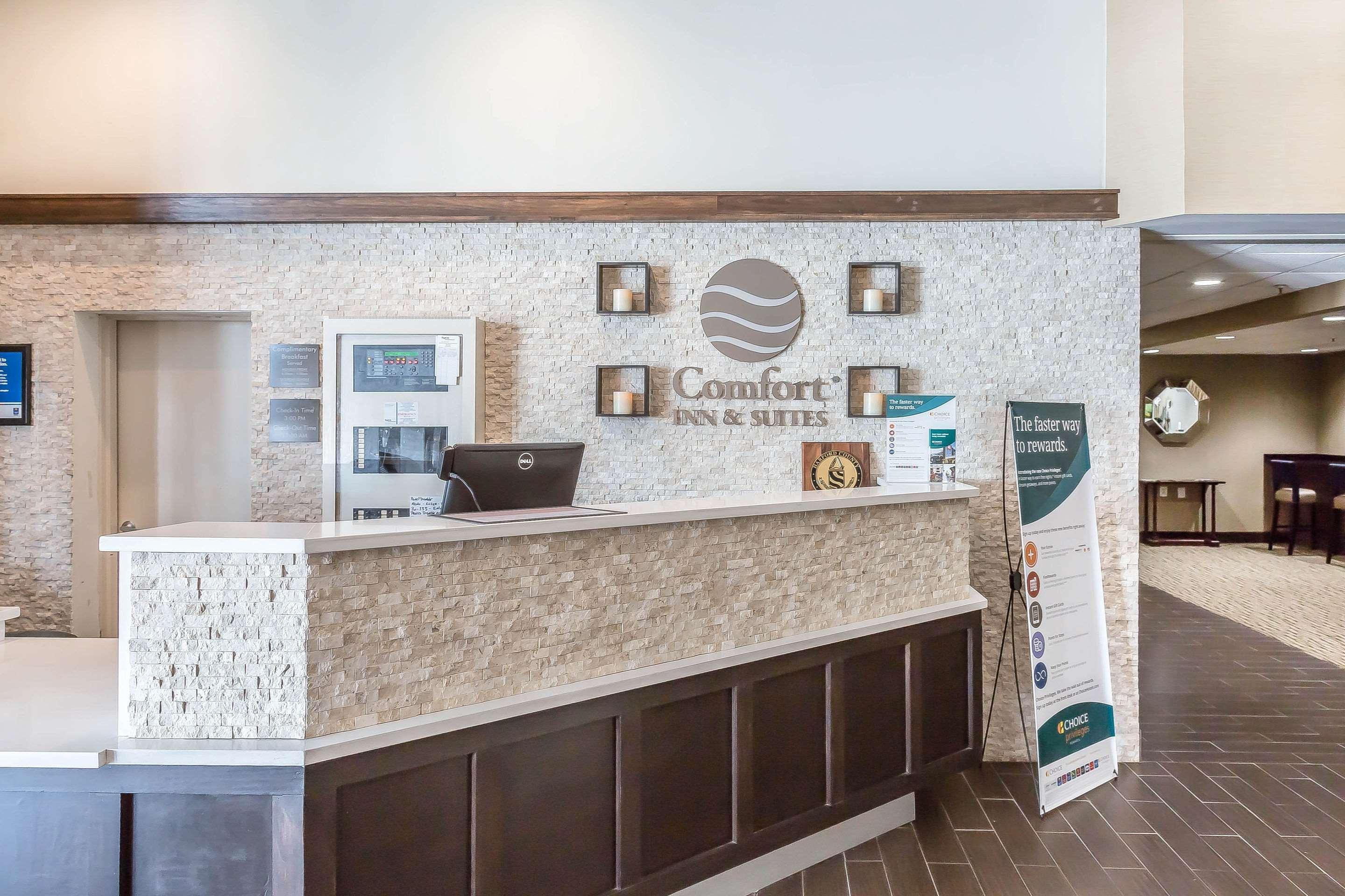 Vista Lobby Comfort Inn & Suites Aberdeen near APG