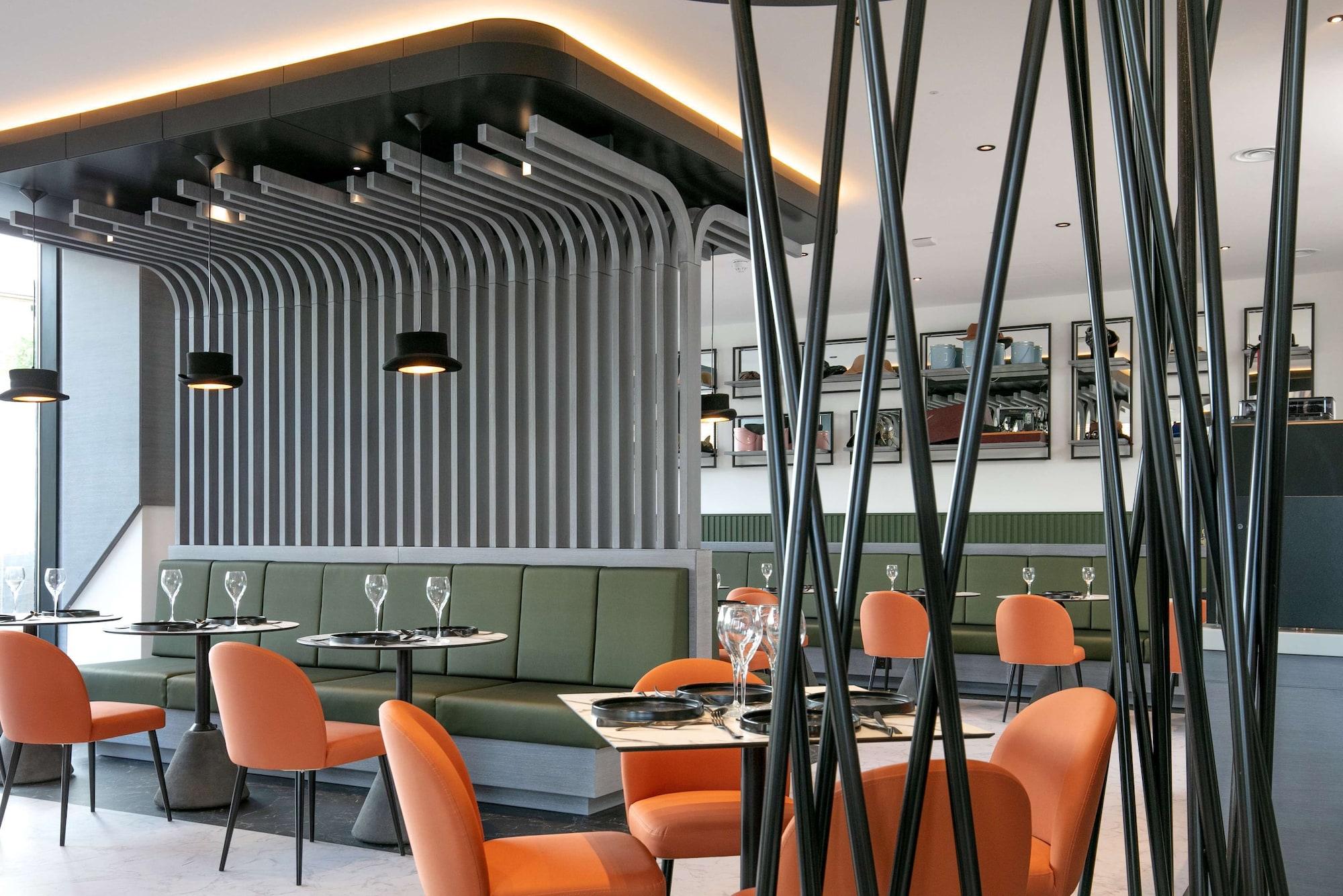 Restaurant Spark by Hilton Luton