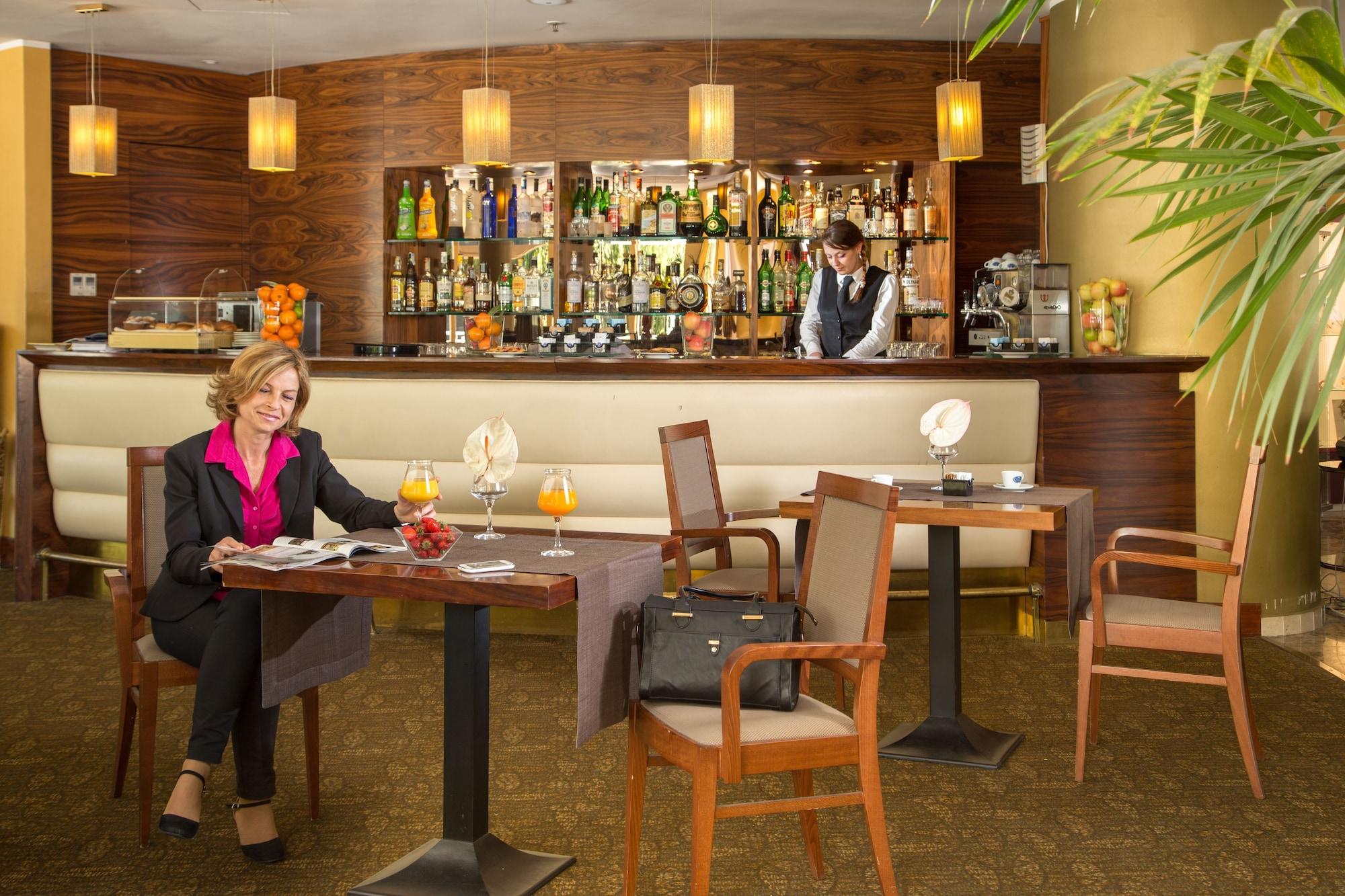Bar/Salón Hotel Capannelle