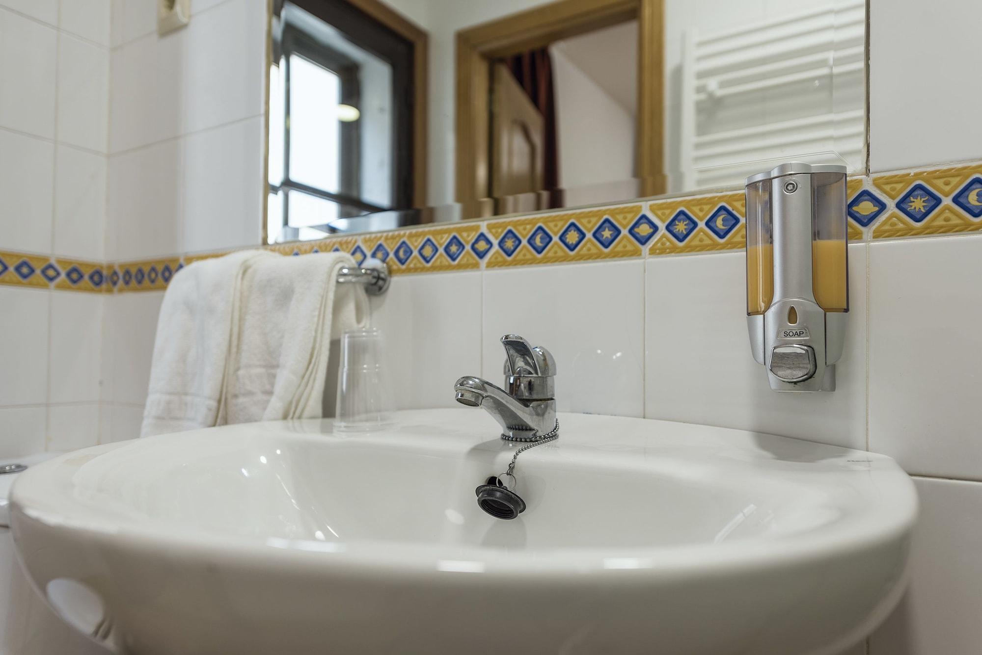 Equipamiento de Habitación KUBIK Hotel