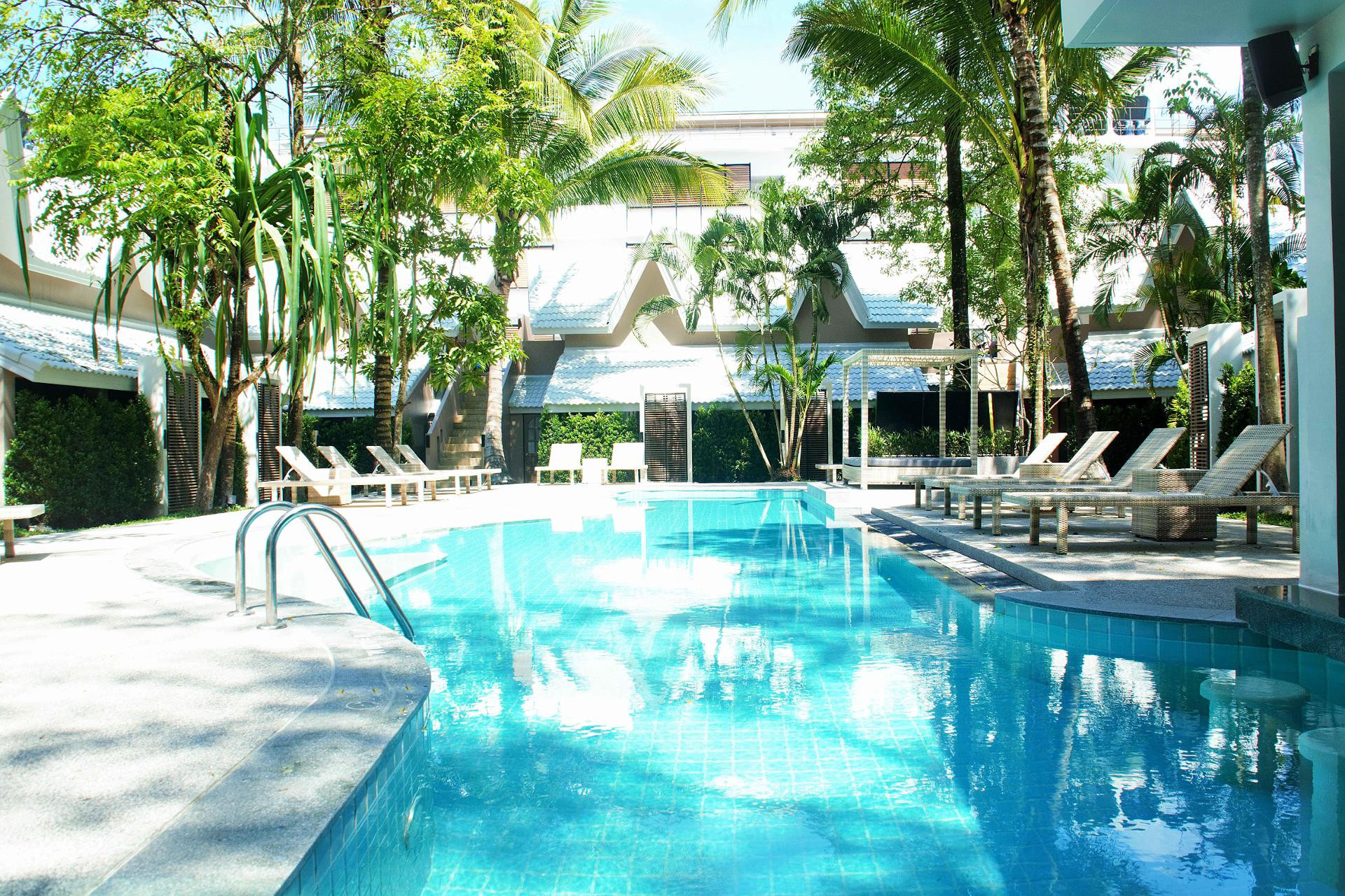 Vista Piscina Deevana Krabi Resort