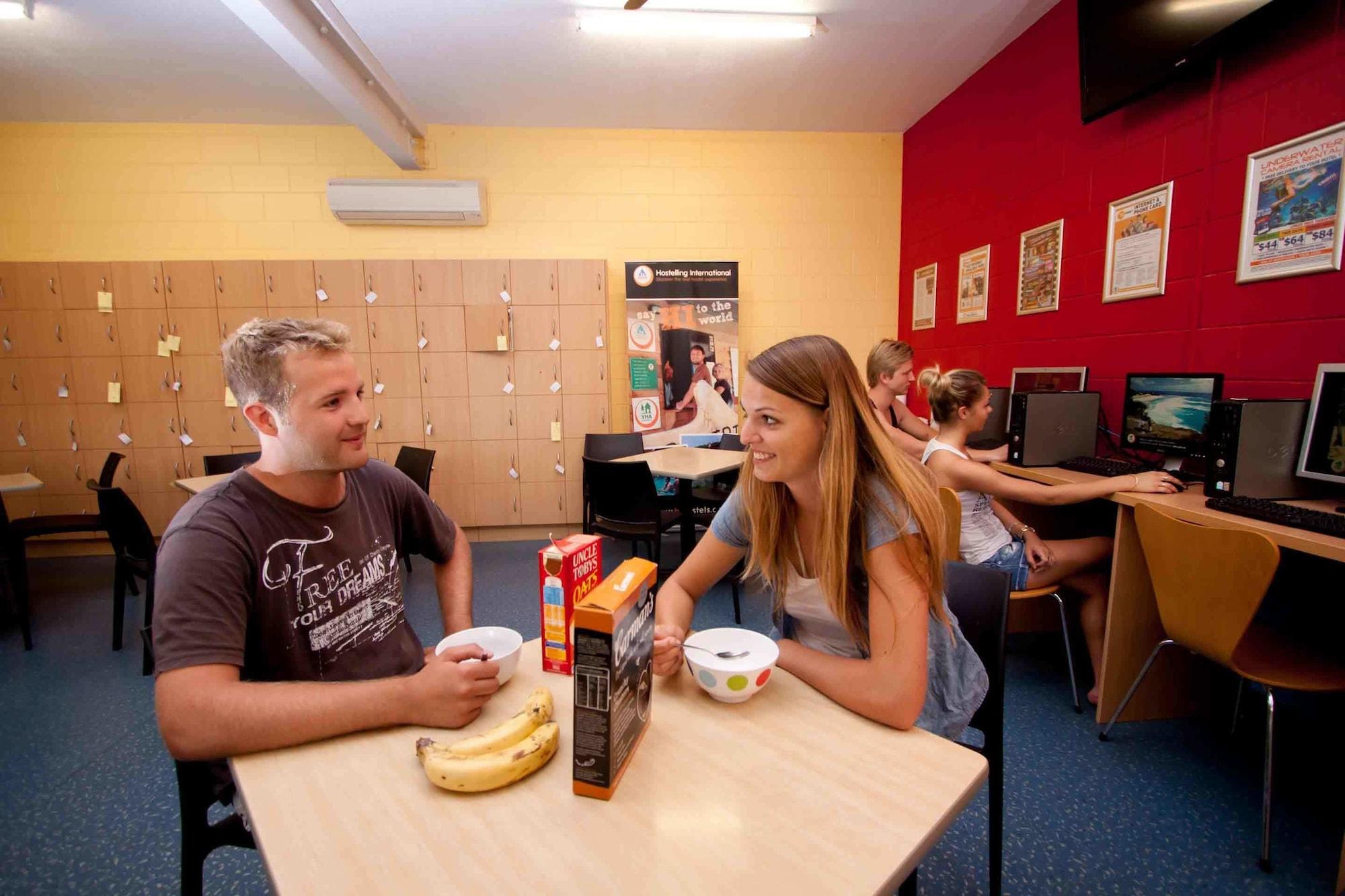 Restaurant YHA Cairns Central