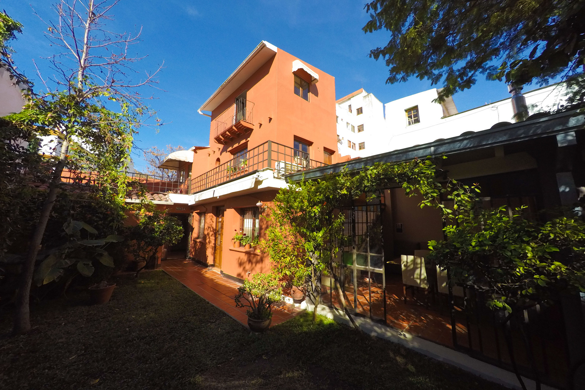 Vista Exterior Hotel Prisamata Suites