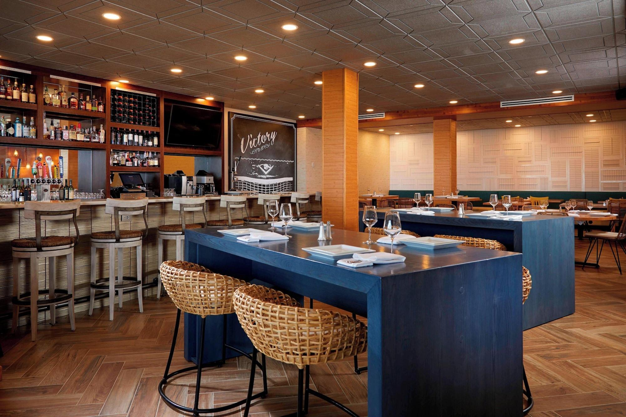 Restaurant Delta Hotels by Marriott Daytona Beach