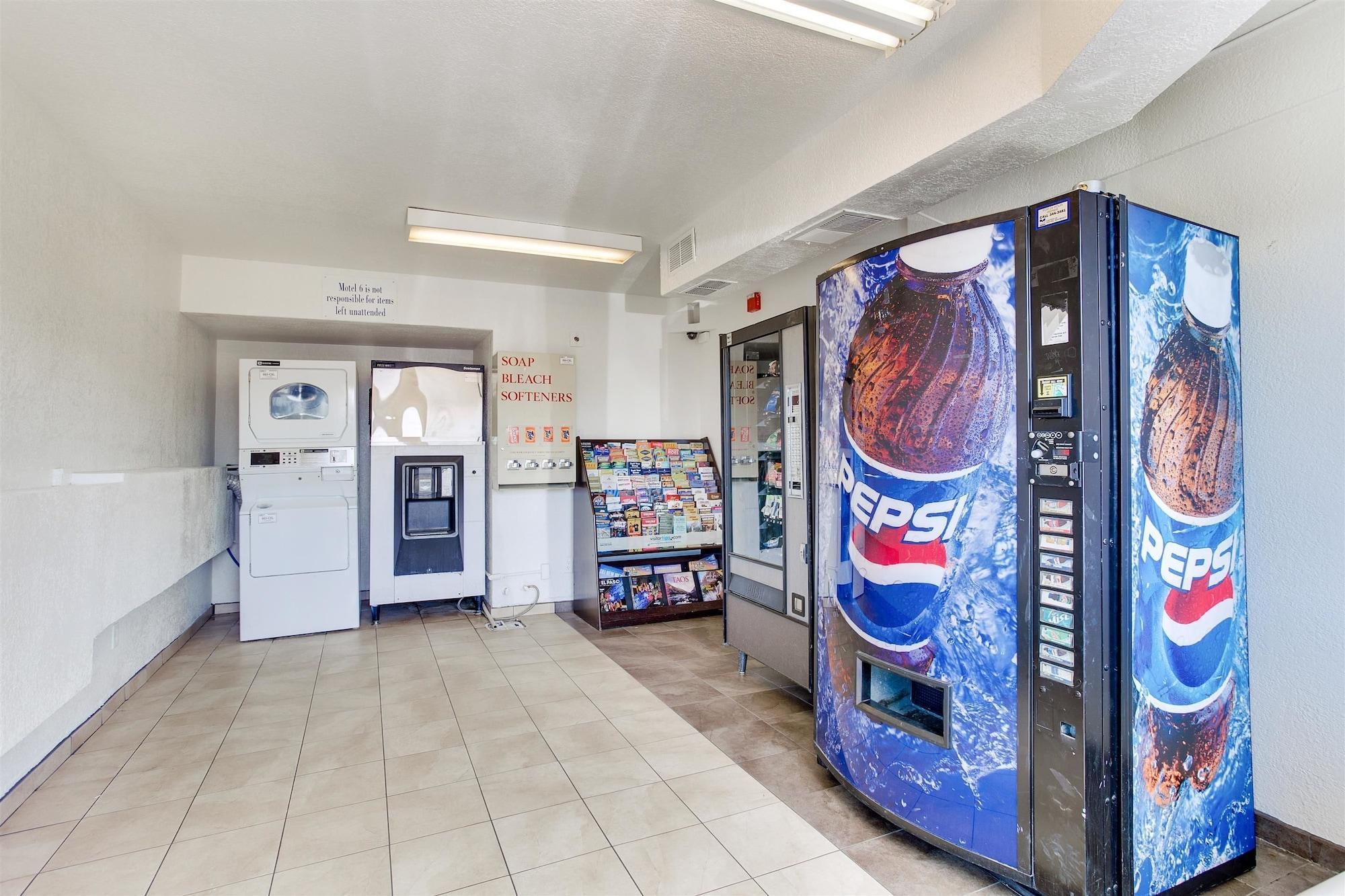 Instalaciones Recreativas Motel 6 Albuquerque, NM - Carlisle