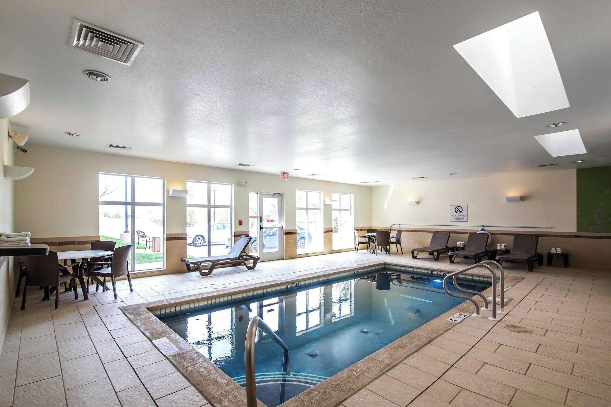 Vista Piscina Sleep Inn And Suites Haysville