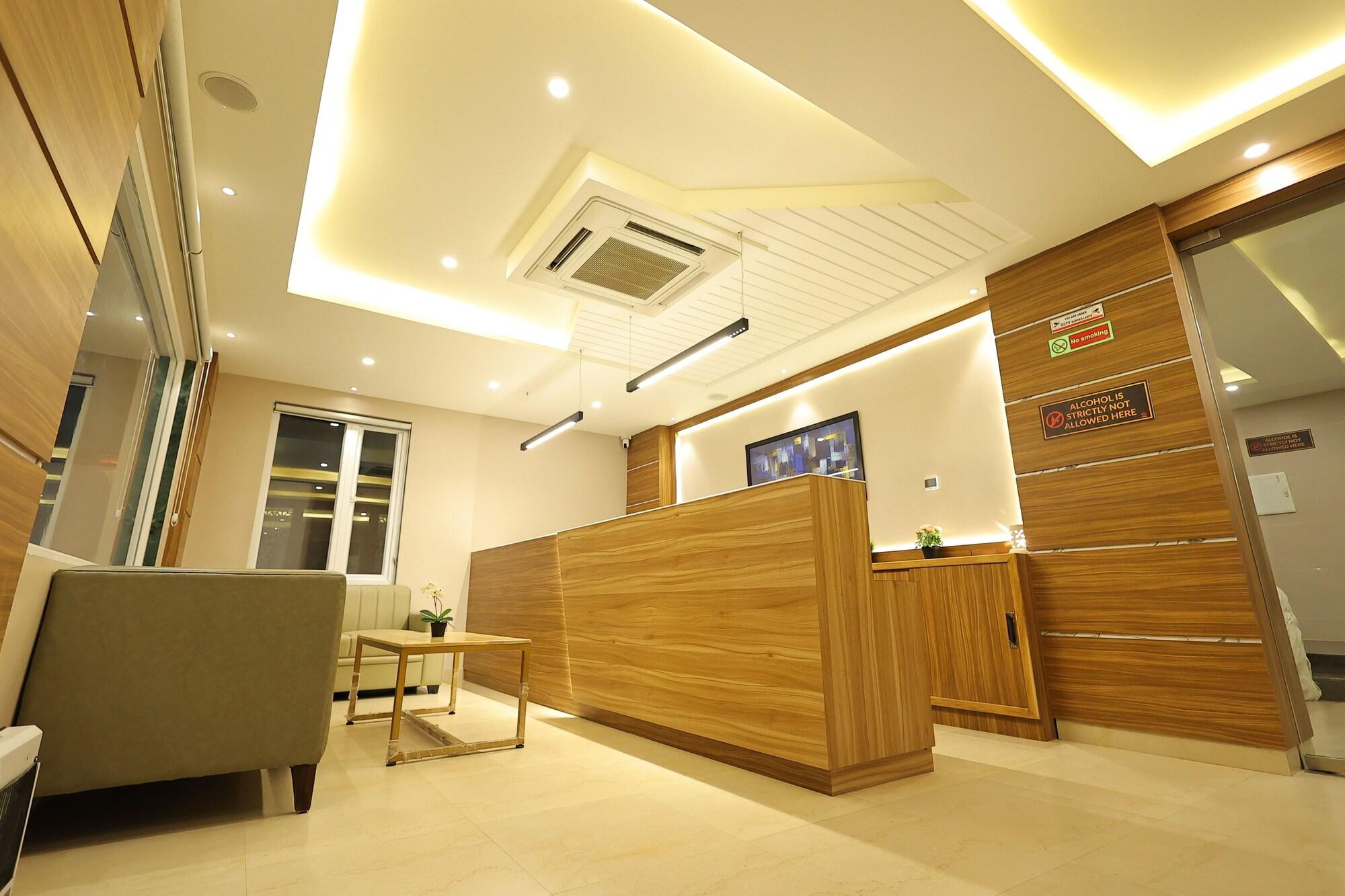Vista Lobby Hotel Sharda Residency