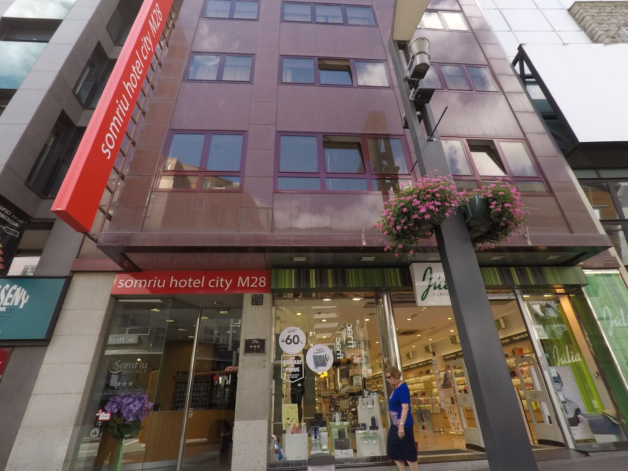 Vista Exterior Somriu Hotel City M28
