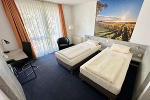 Alojamiento - Asgard Hotel